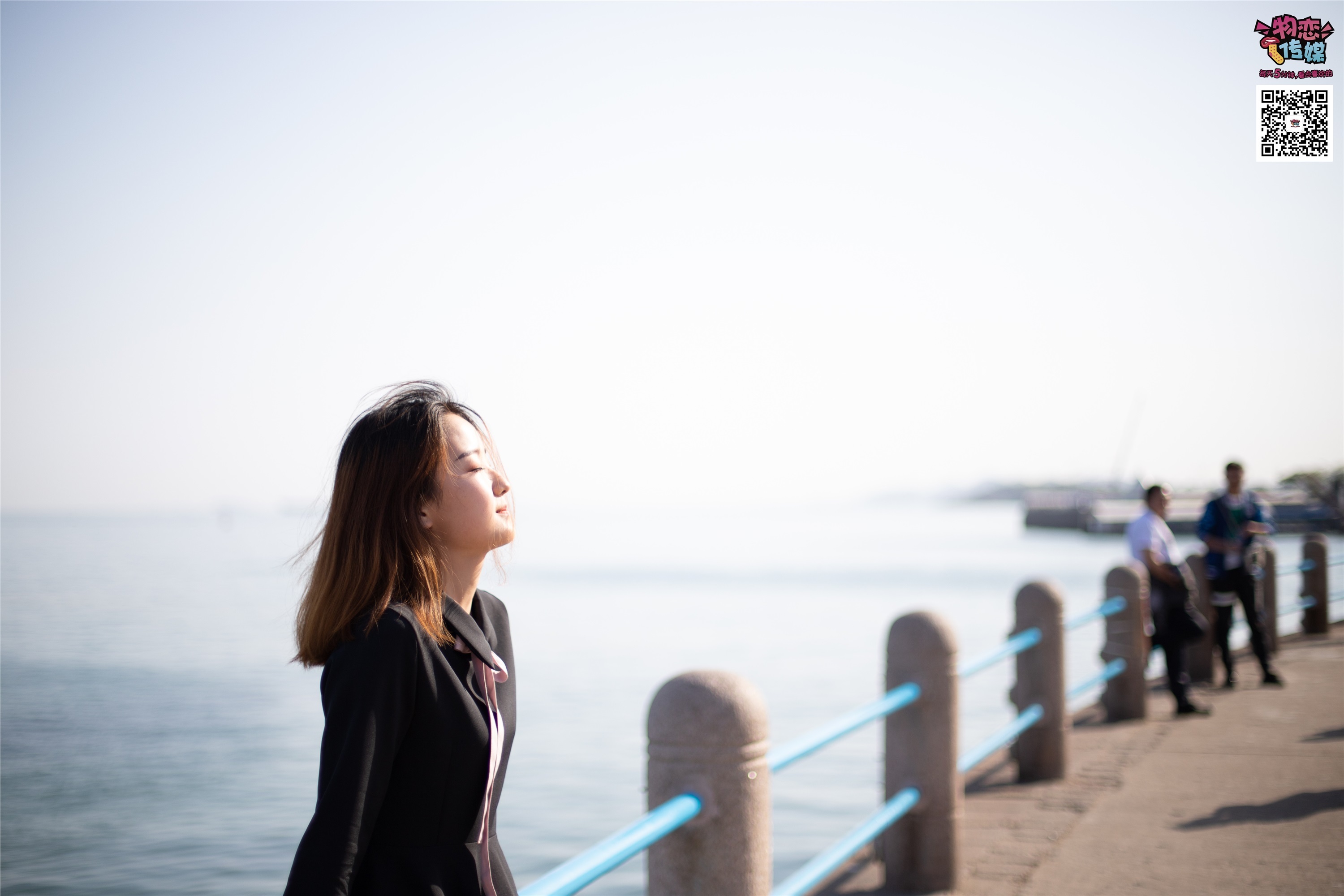 物恋传媒 No.018 清纯的小姐姐哦,透明肉丝加小皮鞋