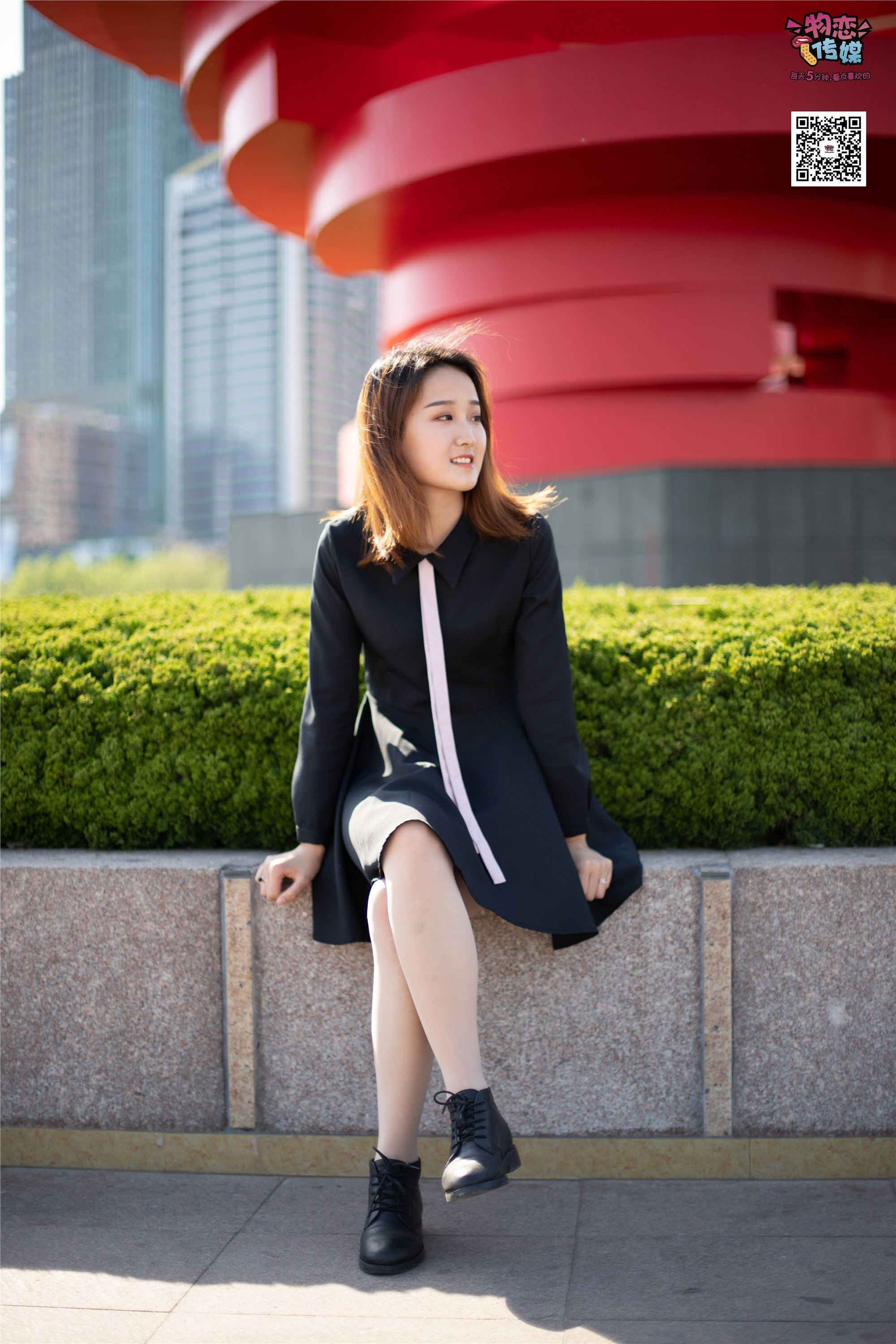 物恋传媒 No.018 清纯的小姐姐哦,透明肉丝加小皮鞋