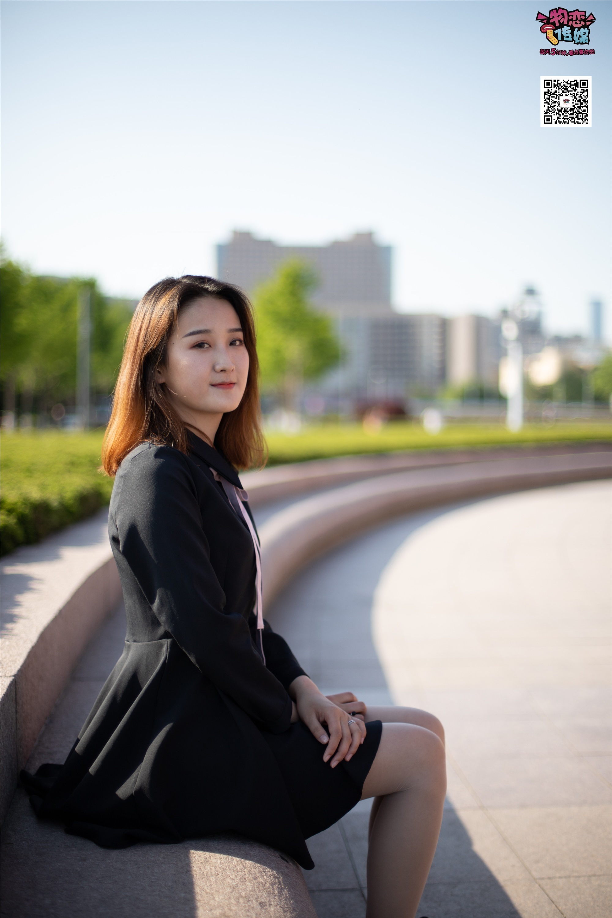 物恋传媒 No.018 清纯的小姐姐哦,透明肉丝加小皮鞋