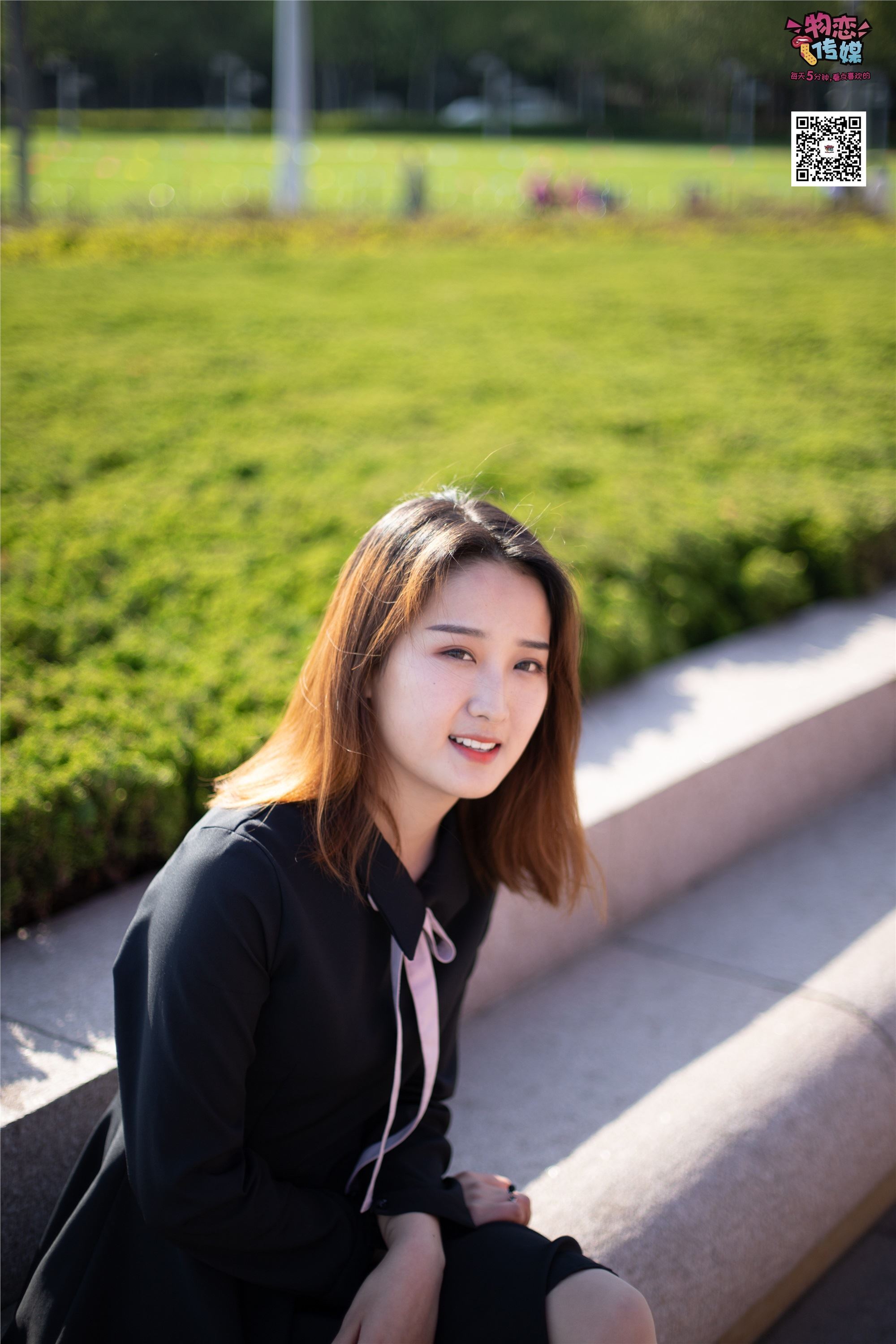 物恋传媒 No.018 清纯的小姐姐哦,透明肉丝加小皮鞋