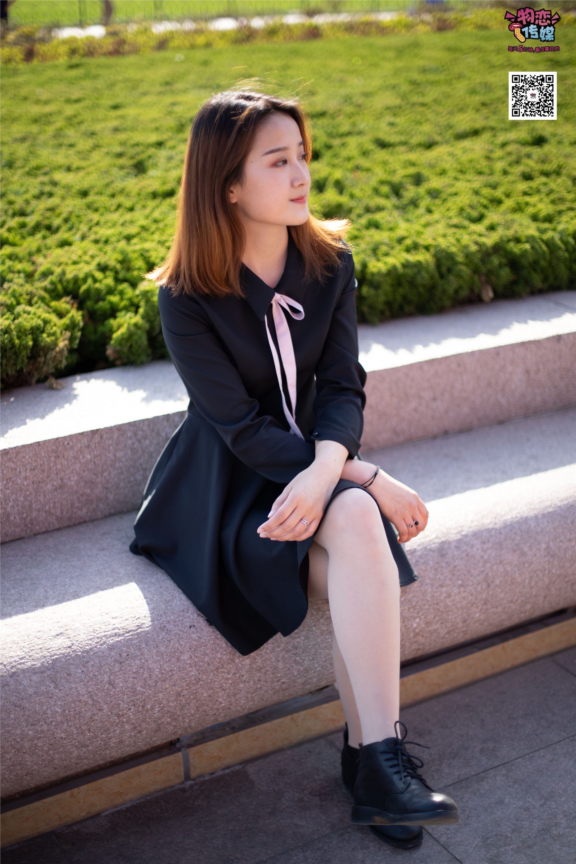 物恋传媒 No.018 清纯的小姐姐哦,透明肉丝加小皮鞋