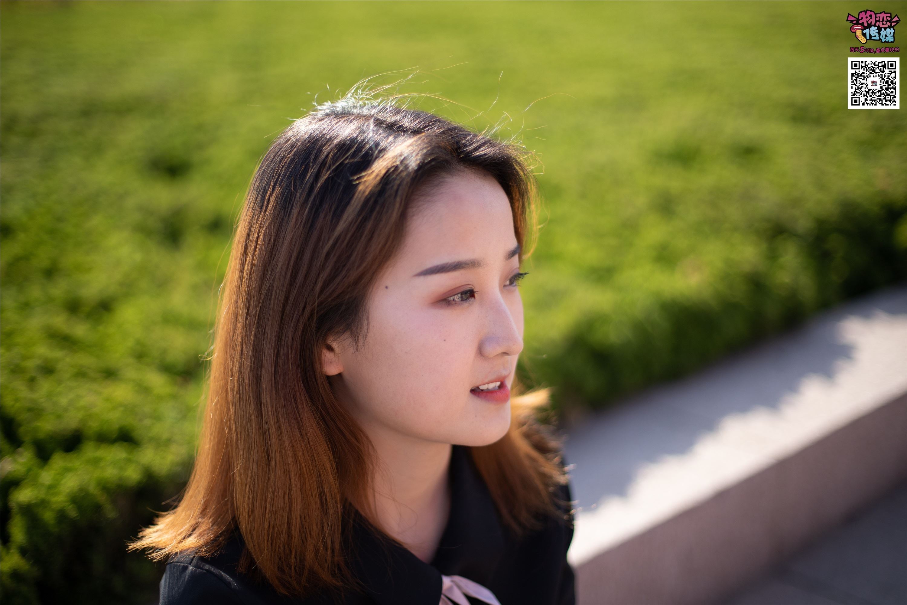 物恋传媒 No.018 清纯的小姐姐哦,透明肉丝加小皮鞋