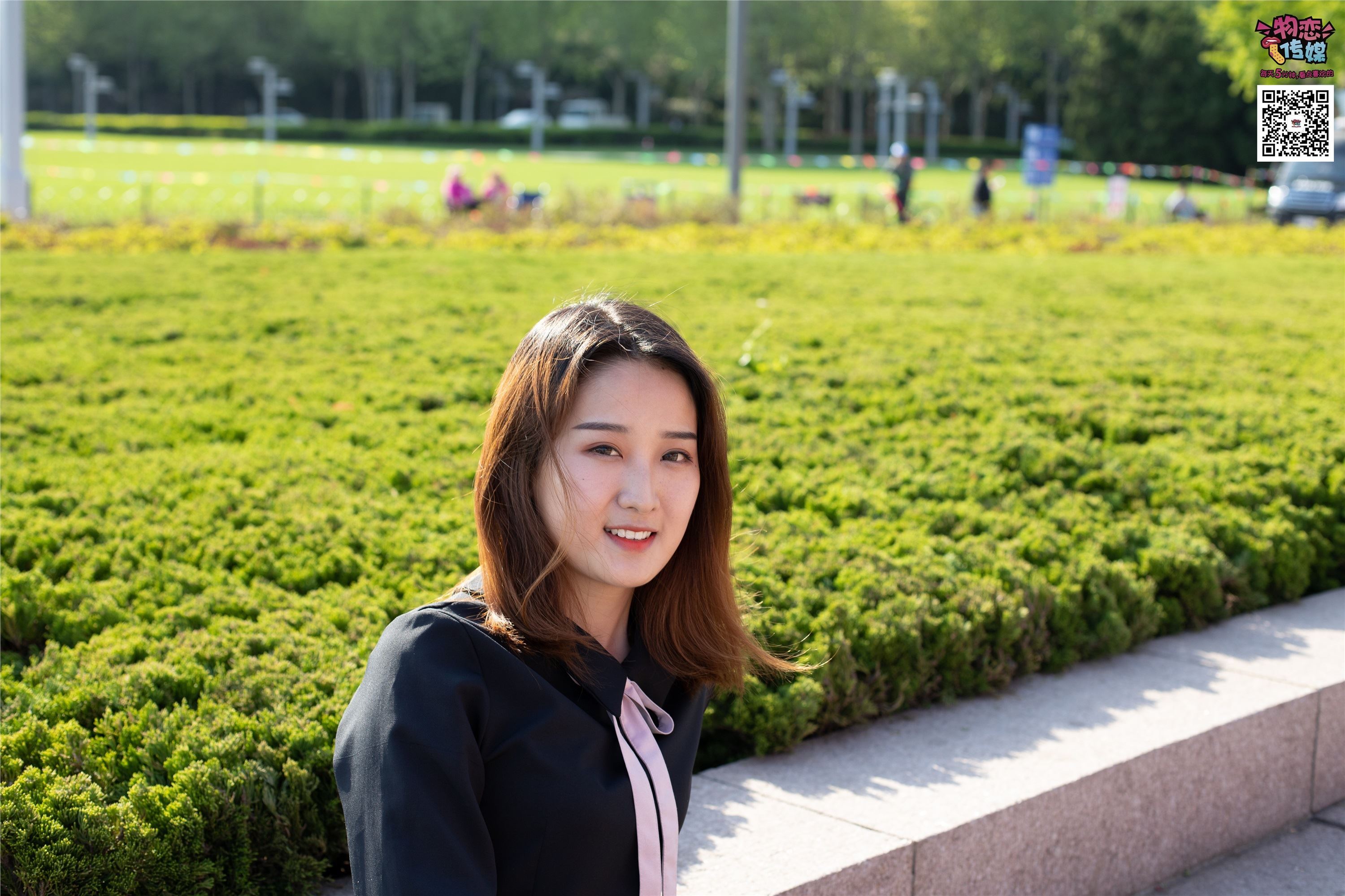 物恋传媒 No.018 清纯的小姐姐哦,透明肉丝加小皮鞋