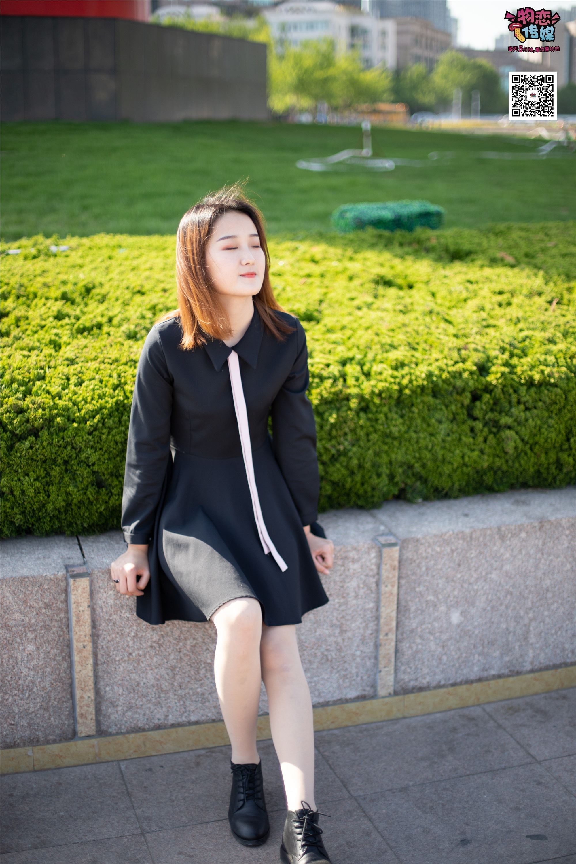 物恋传媒 No.018 清纯的小姐姐哦,透明肉丝加小皮鞋