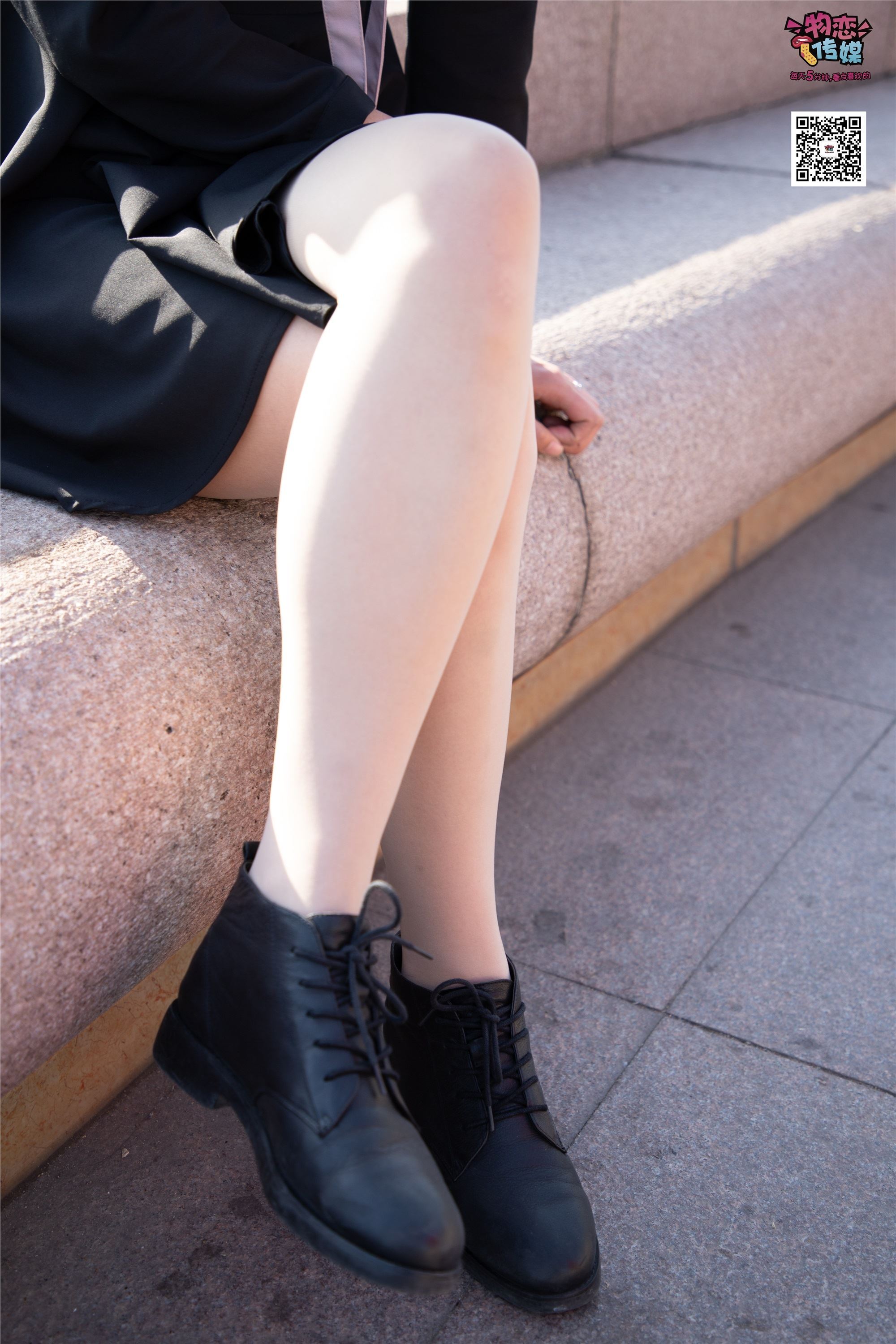 物恋传媒 No.018 清纯的小姐姐哦,透明肉丝加小皮鞋