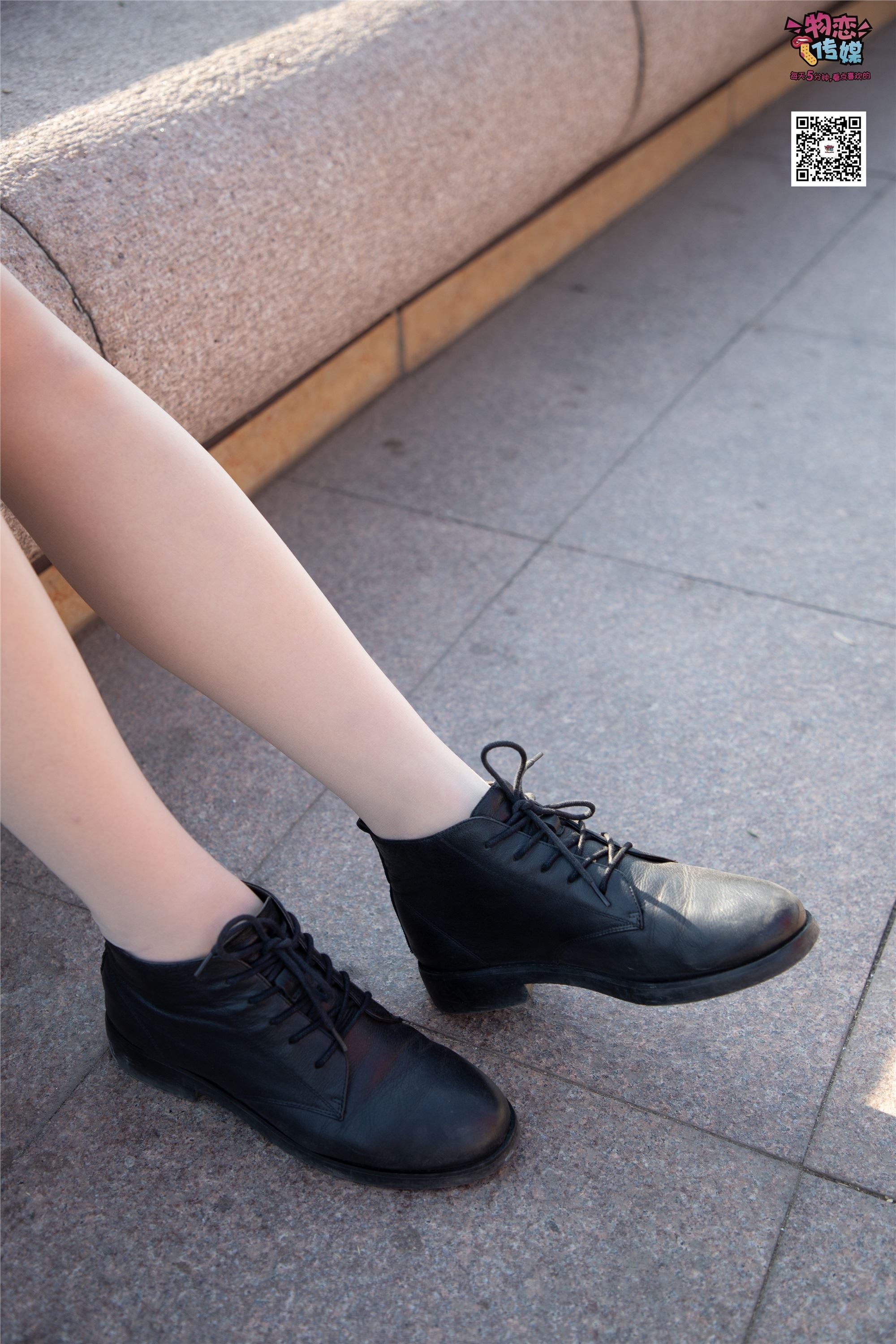 物恋传媒 No.018 清纯的小姐姐哦,透明肉丝加小皮鞋