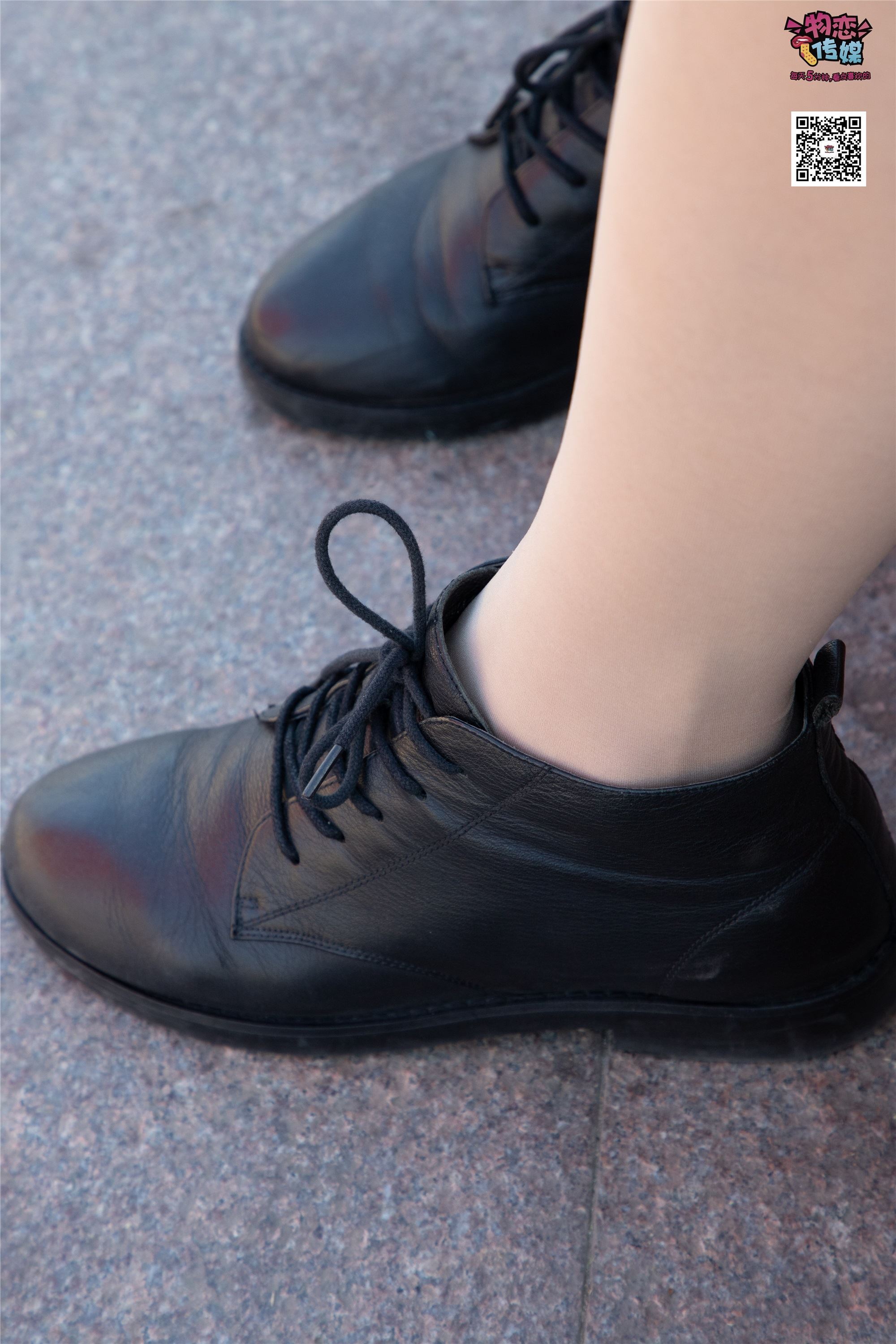 物恋传媒 No.018 清纯的小姐姐哦,透明肉丝加小皮鞋