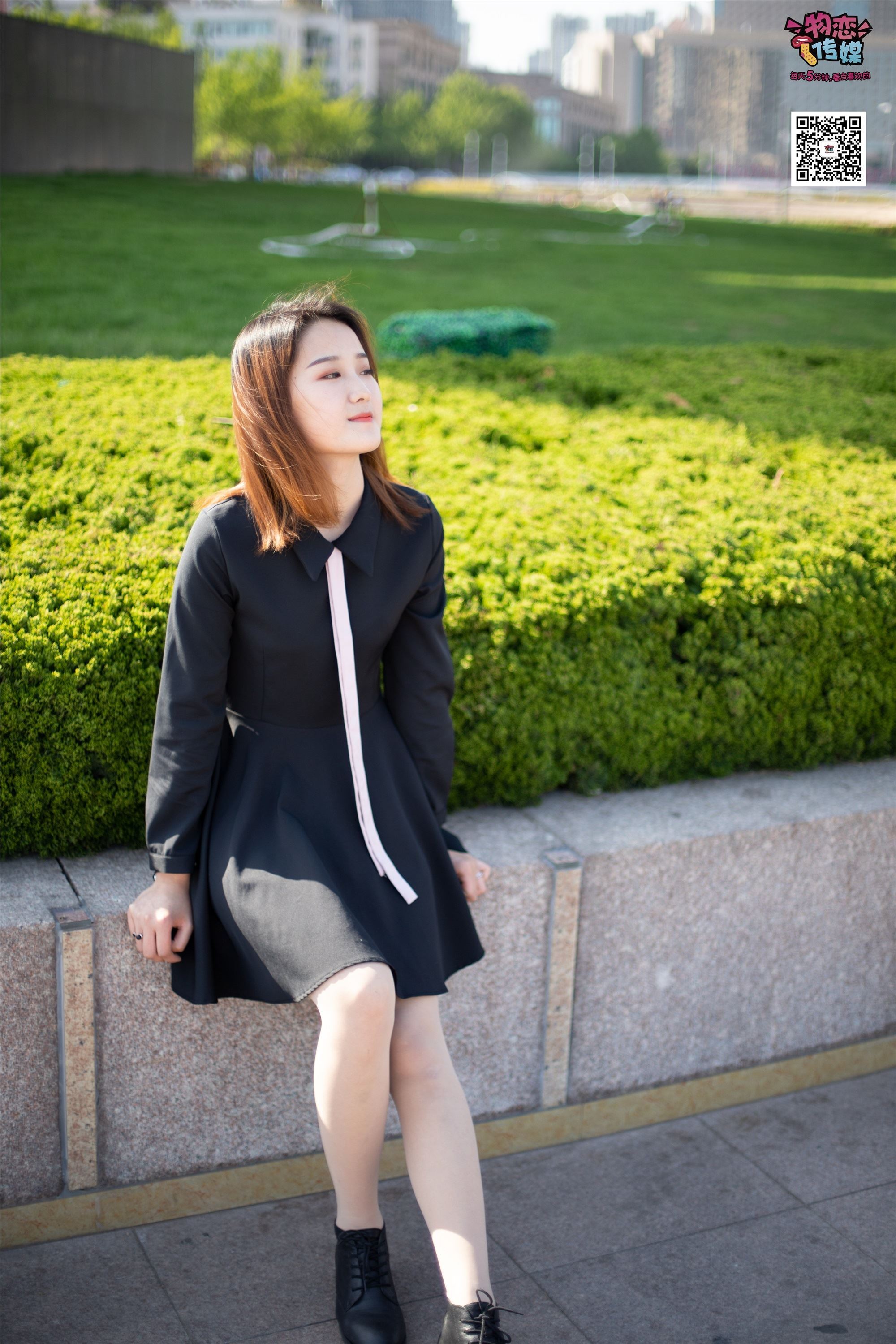 物恋传媒 No.018 清纯的小姐姐哦,透明肉丝加小皮鞋