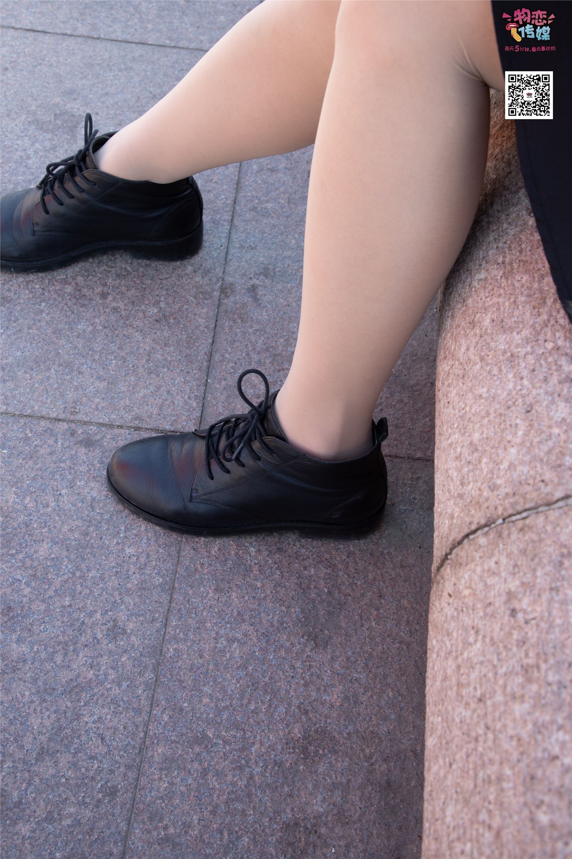 物恋传媒 No.018 清纯的小姐姐哦,透明肉丝加小皮鞋