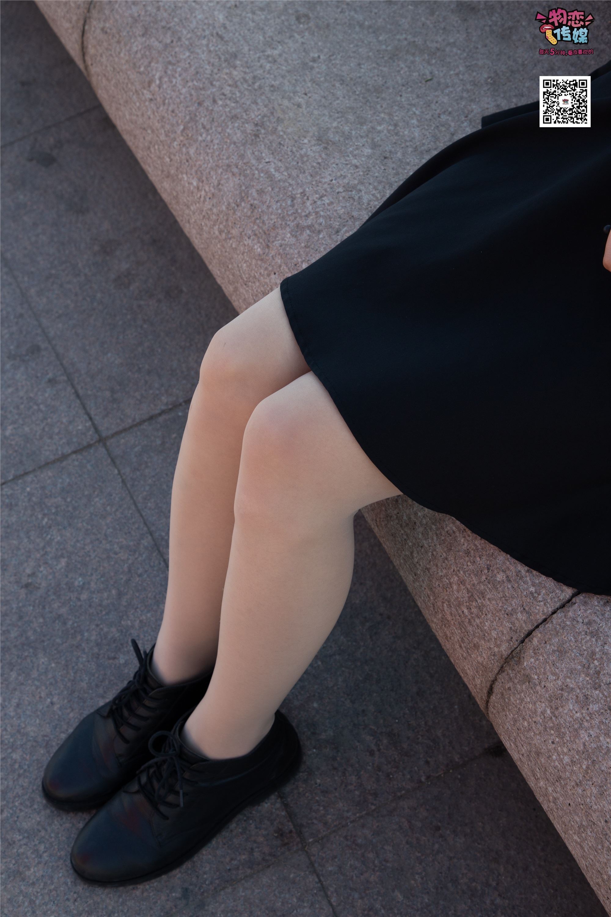 物恋传媒 No.018 清纯的小姐姐哦,透明肉丝加小皮鞋