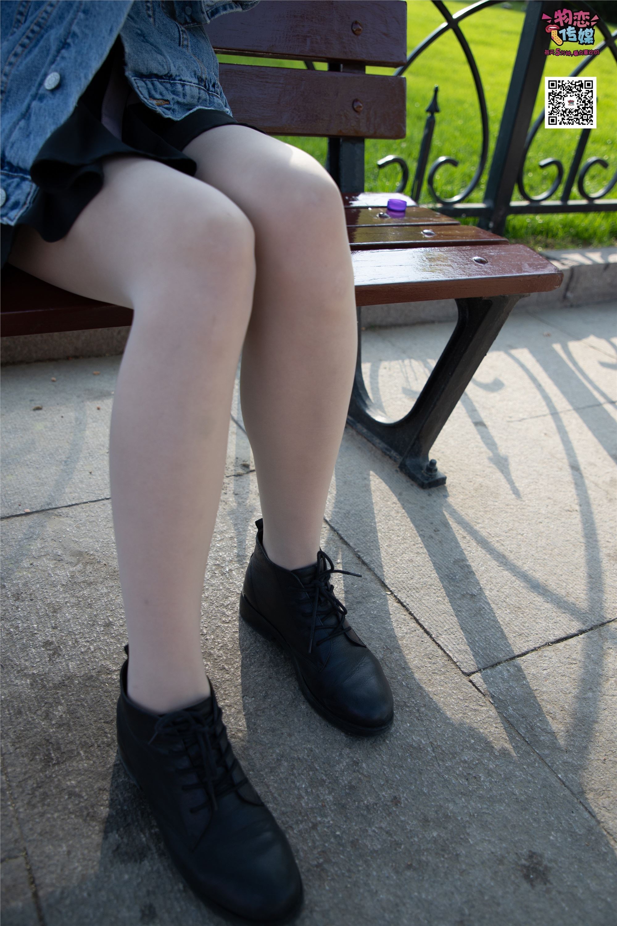 物恋传媒 No.018 清纯的小姐姐哦,透明肉丝加小皮鞋