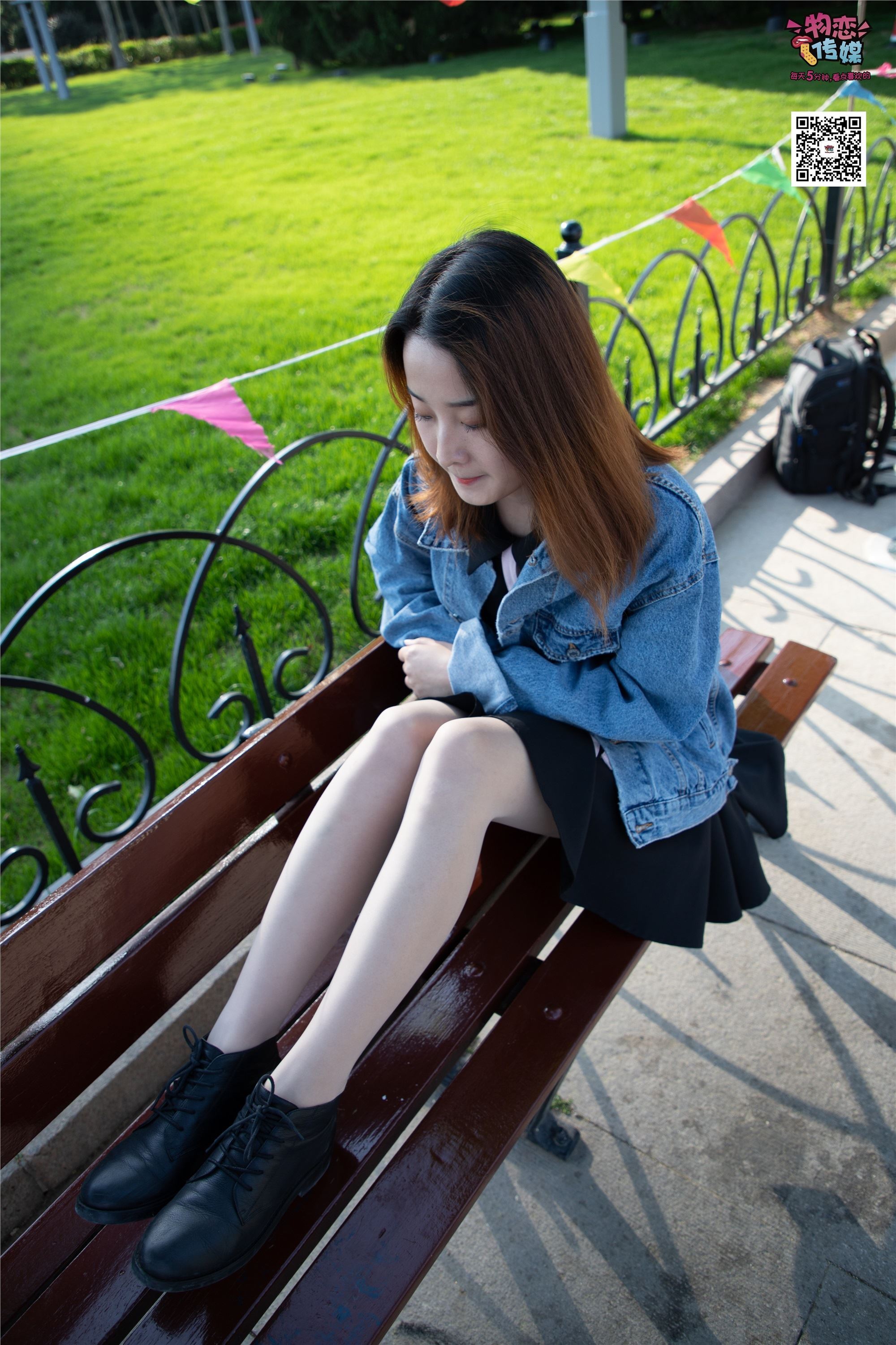 物恋传媒 No.018 清纯的小姐姐哦,透明肉丝加小皮鞋