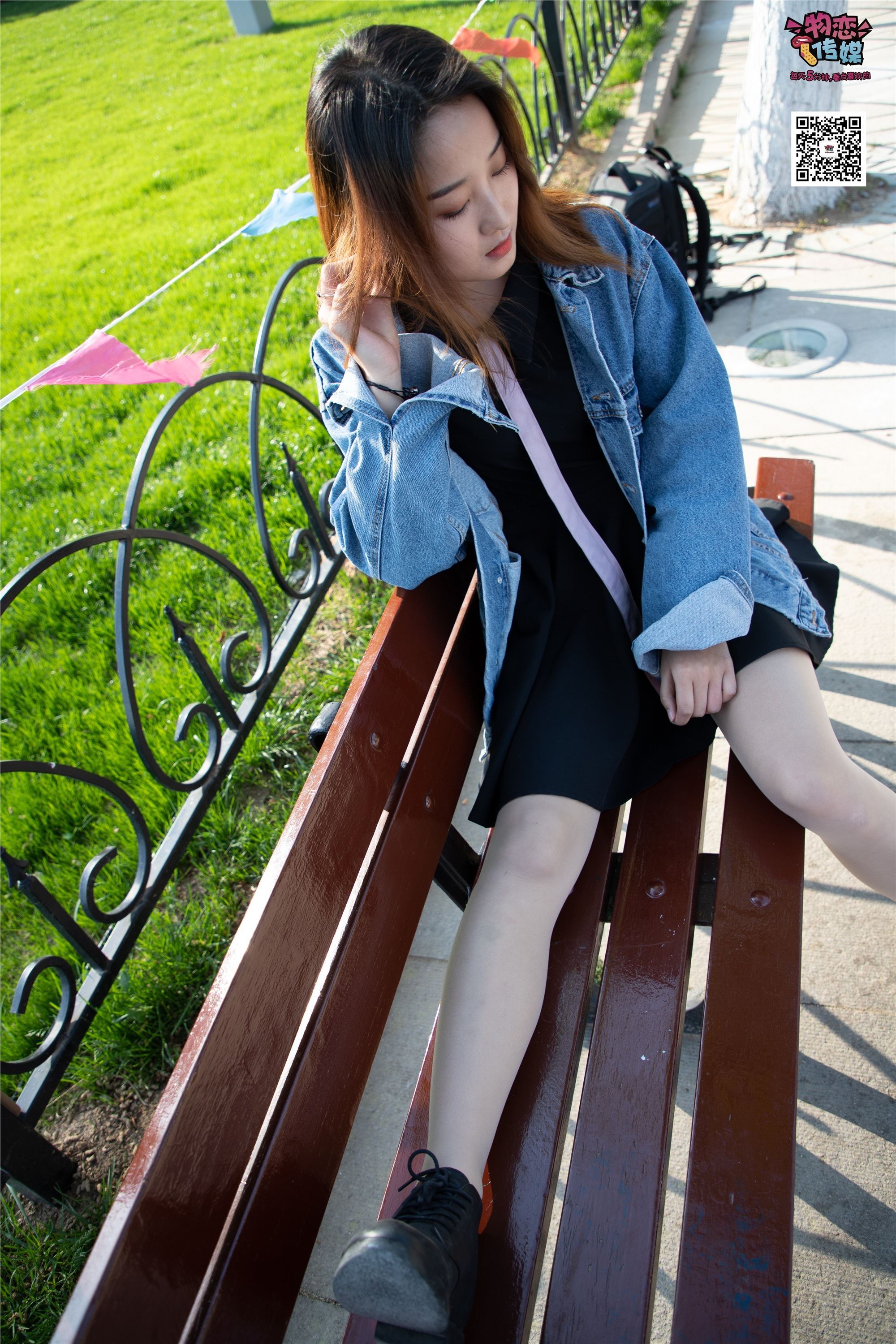 物恋传媒 No.018 清纯的小姐姐哦,透明肉丝加小皮鞋