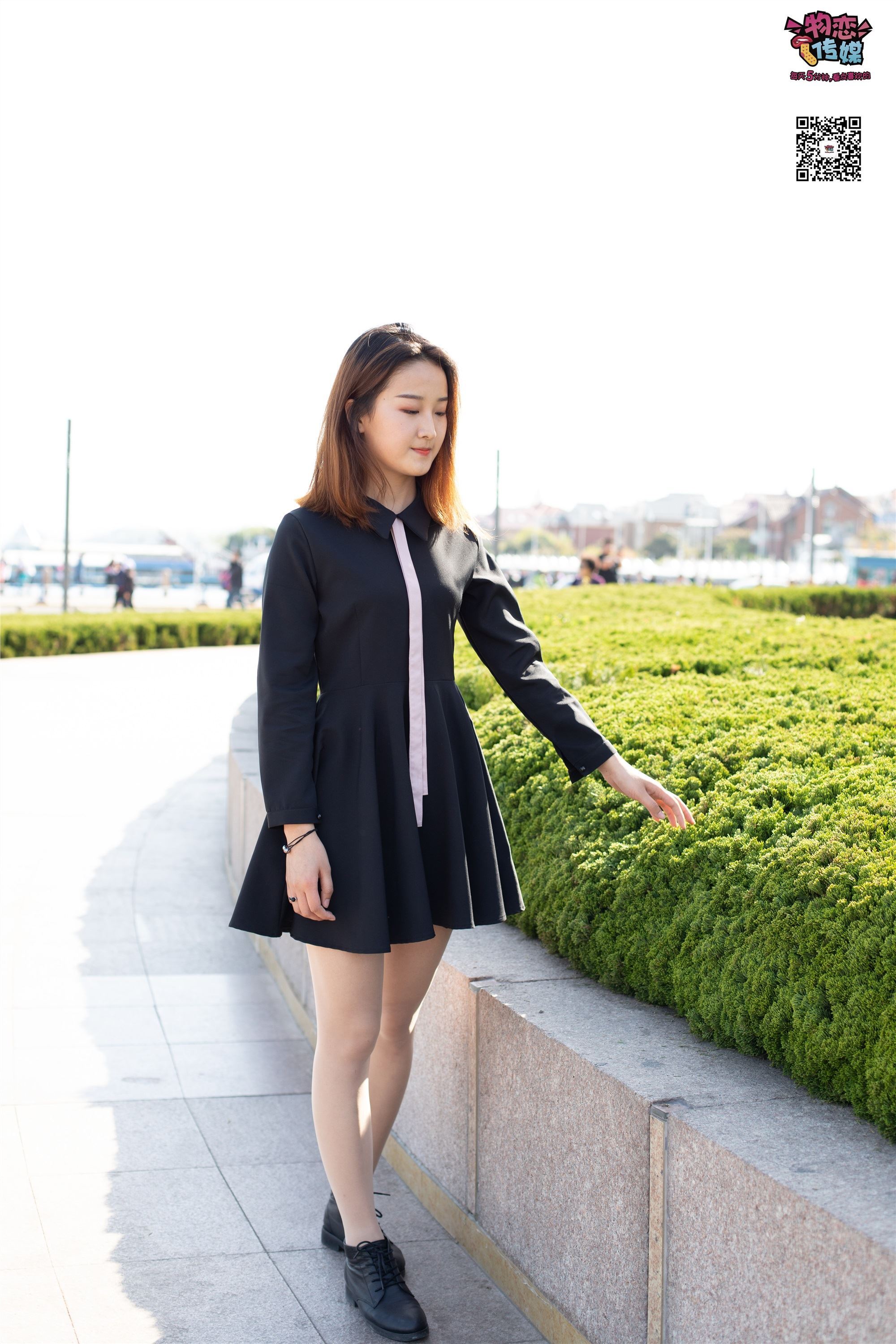 物恋传媒 No.018 清纯的小姐姐哦,透明肉丝加小皮鞋