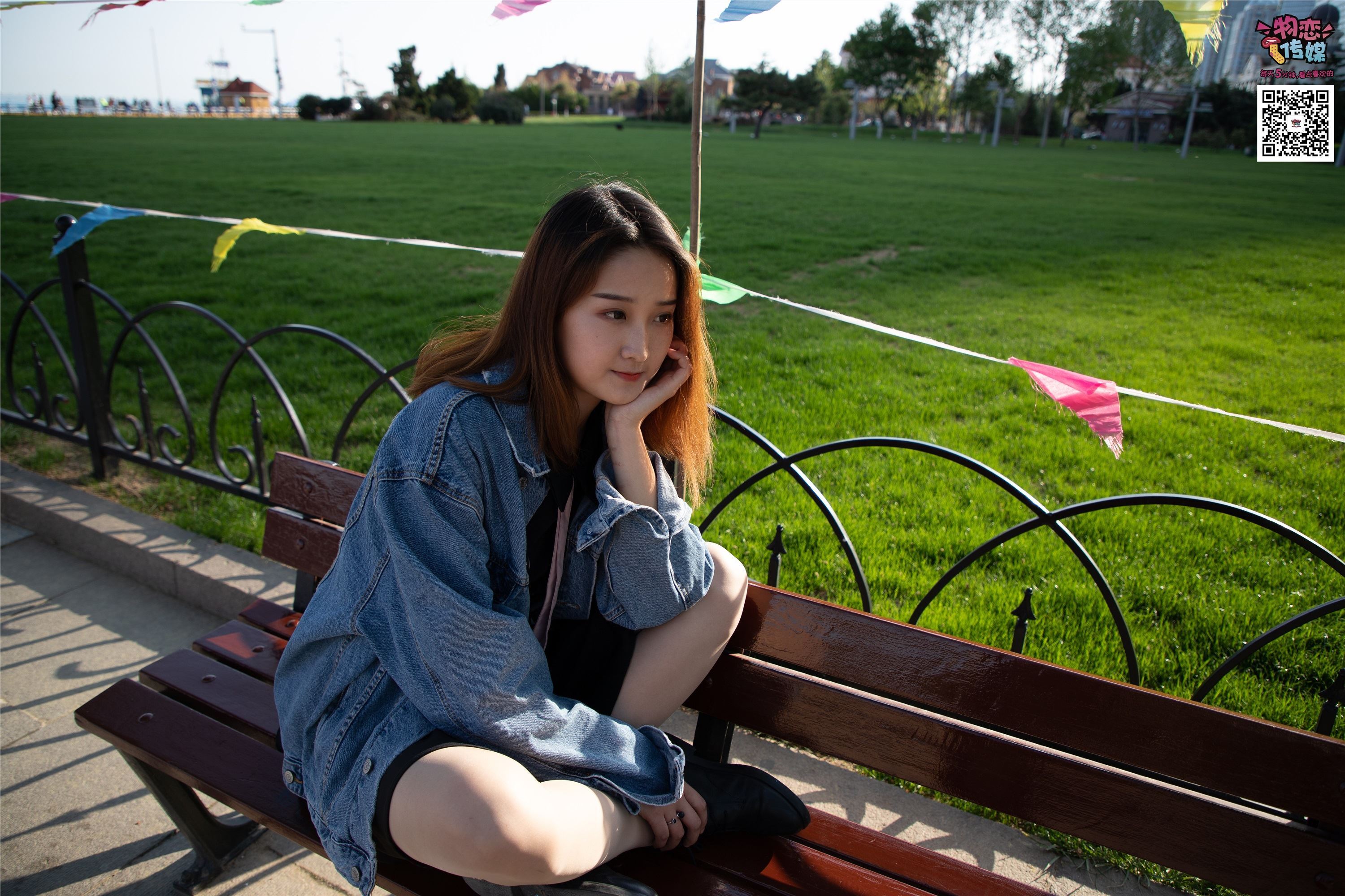 物恋传媒 No.018 清纯的小姐姐哦,透明肉丝加小皮鞋