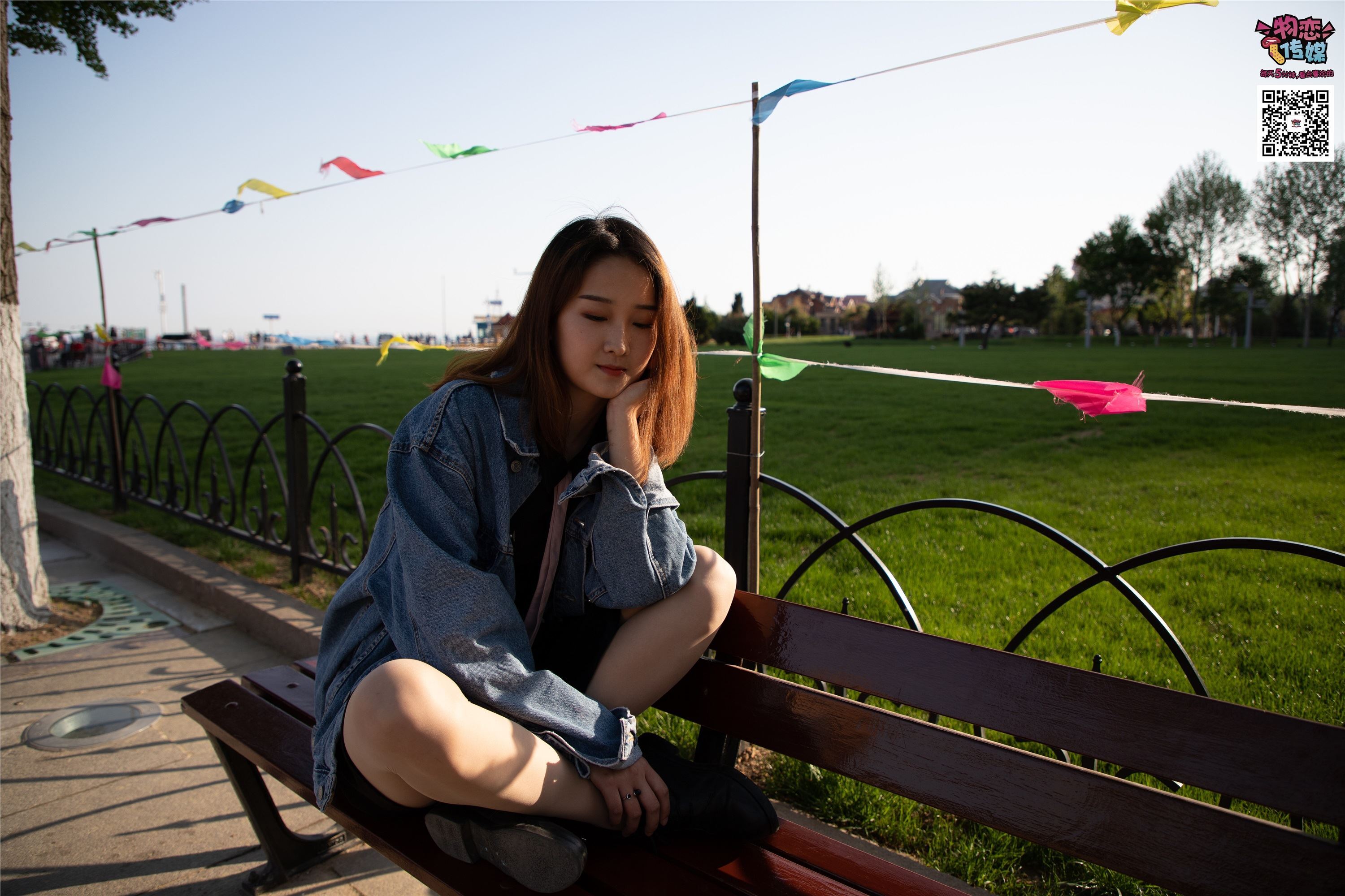 物恋传媒 No.018 清纯的小姐姐哦,透明肉丝加小皮鞋