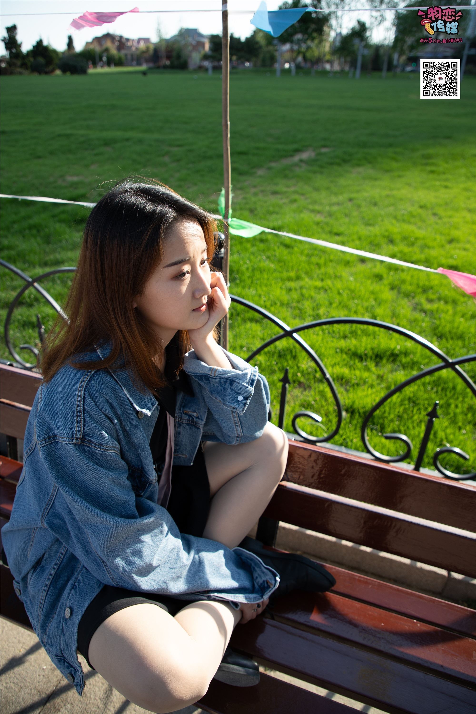 物恋传媒 No.018 清纯的小姐姐哦,透明肉丝加小皮鞋