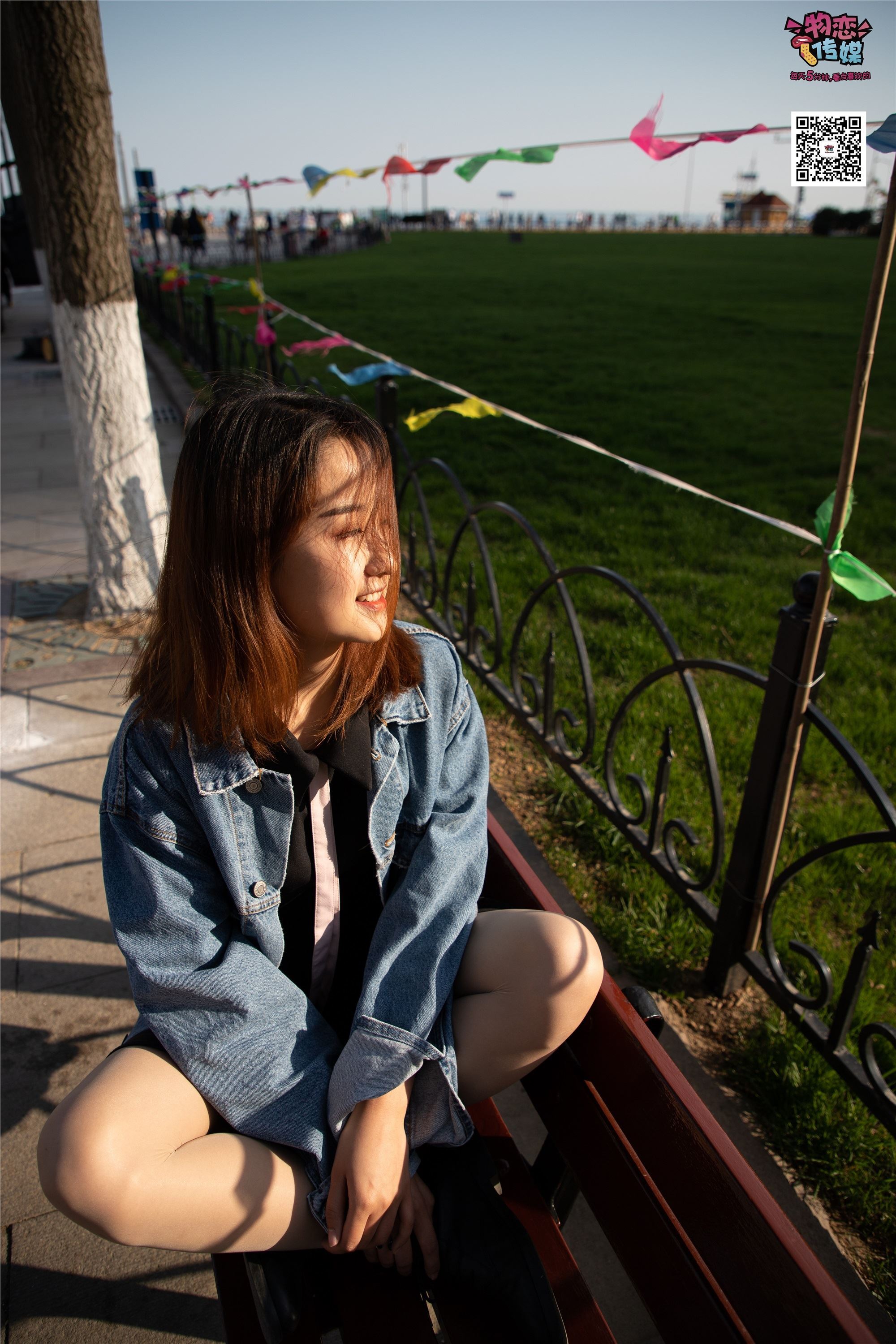 物恋传媒 No.018 清纯的小姐姐哦,透明肉丝加小皮鞋