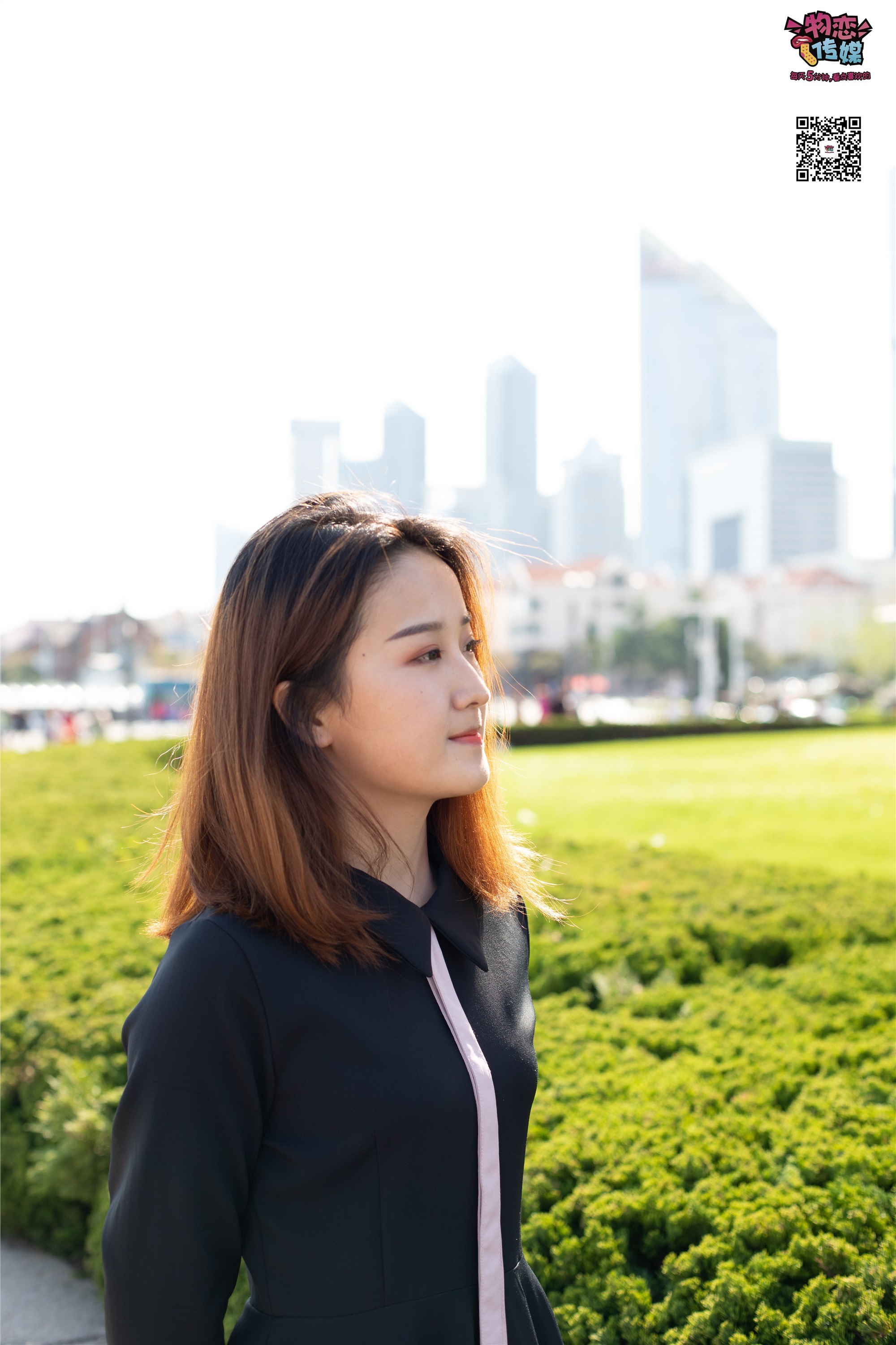 物恋传媒 No.018 清纯的小姐姐哦,透明肉丝加小皮鞋