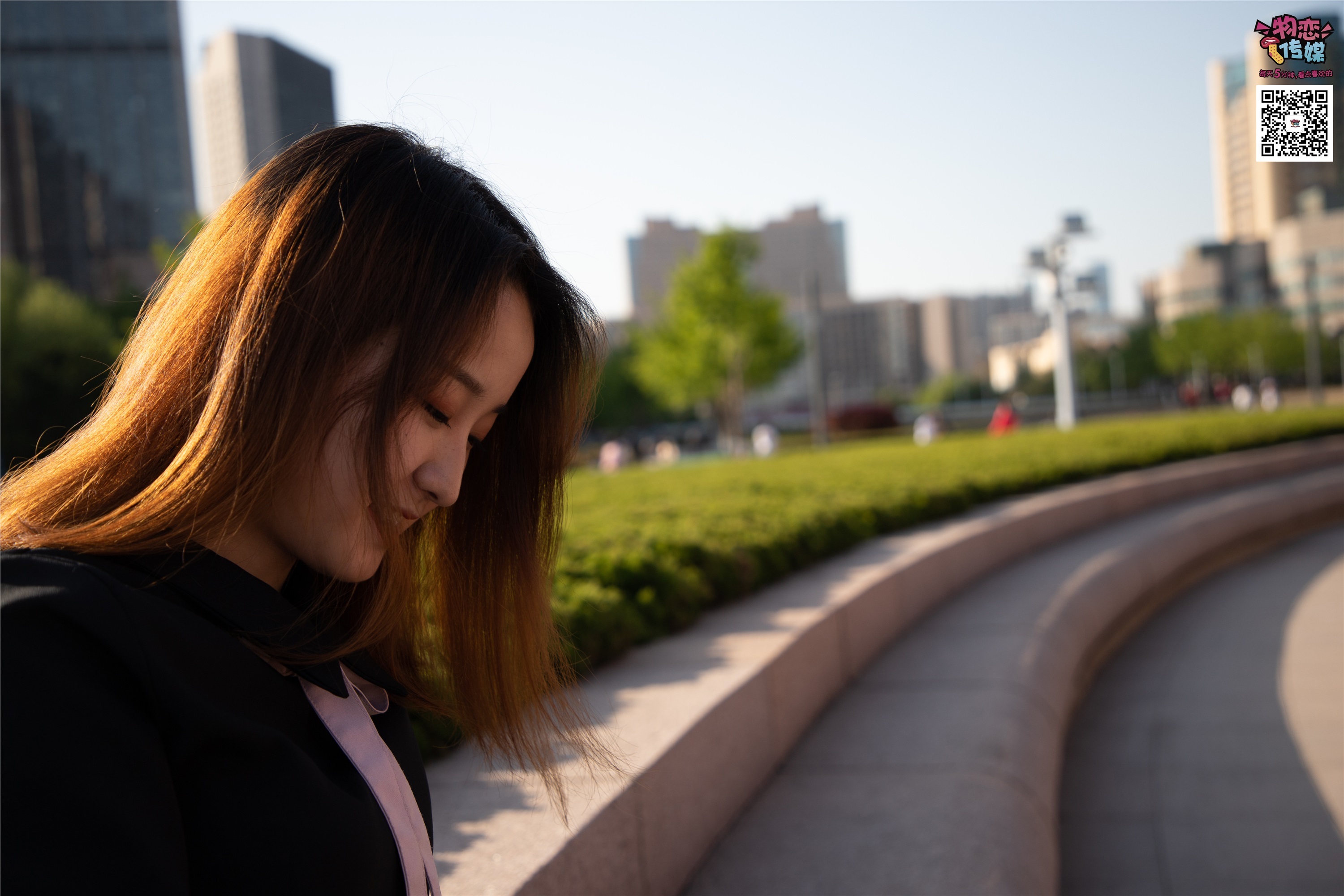 物恋传媒 No.018 清纯的小姐姐哦,透明肉丝加小皮鞋