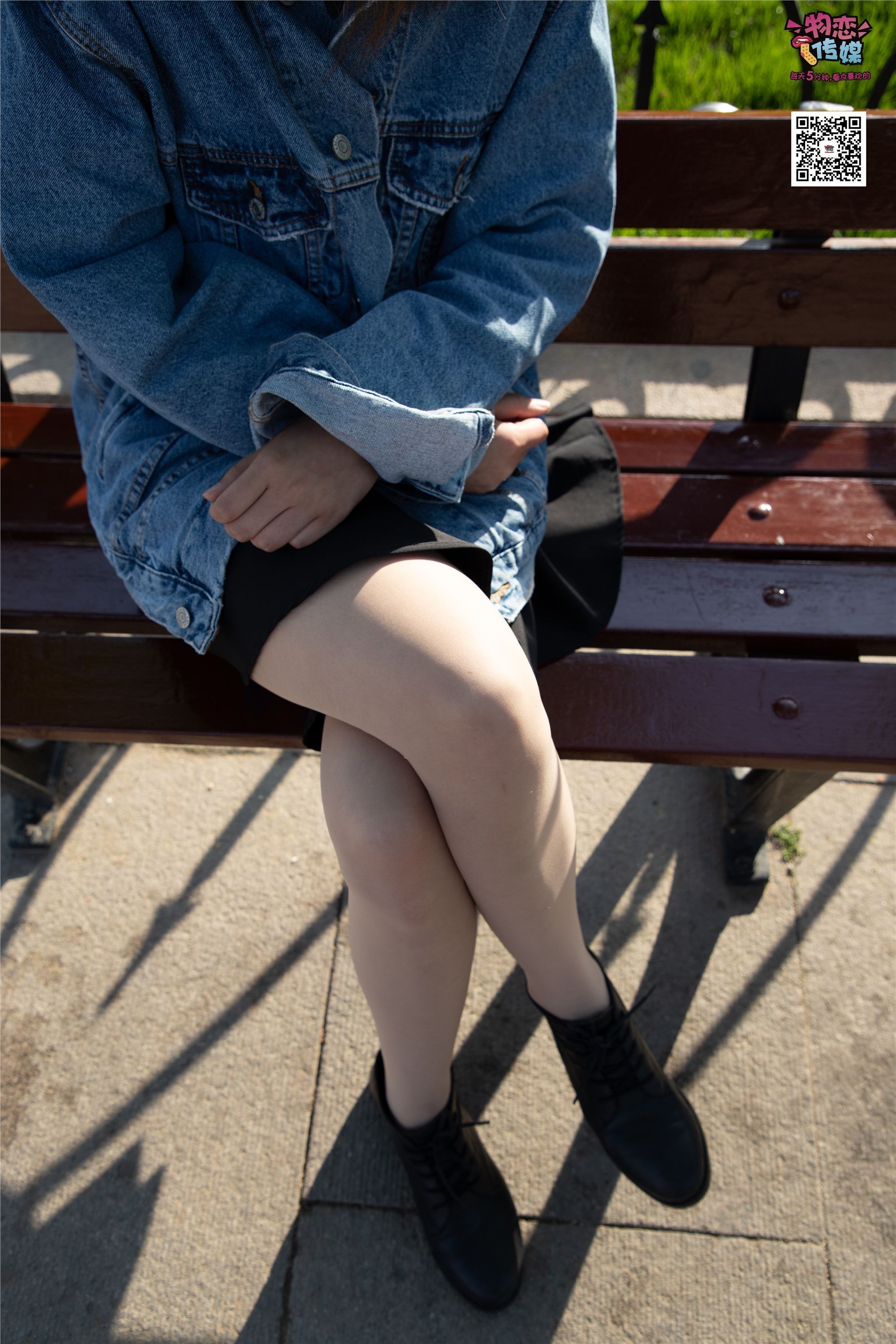 物恋传媒 No.018 清纯的小姐姐哦,透明肉丝加小皮鞋