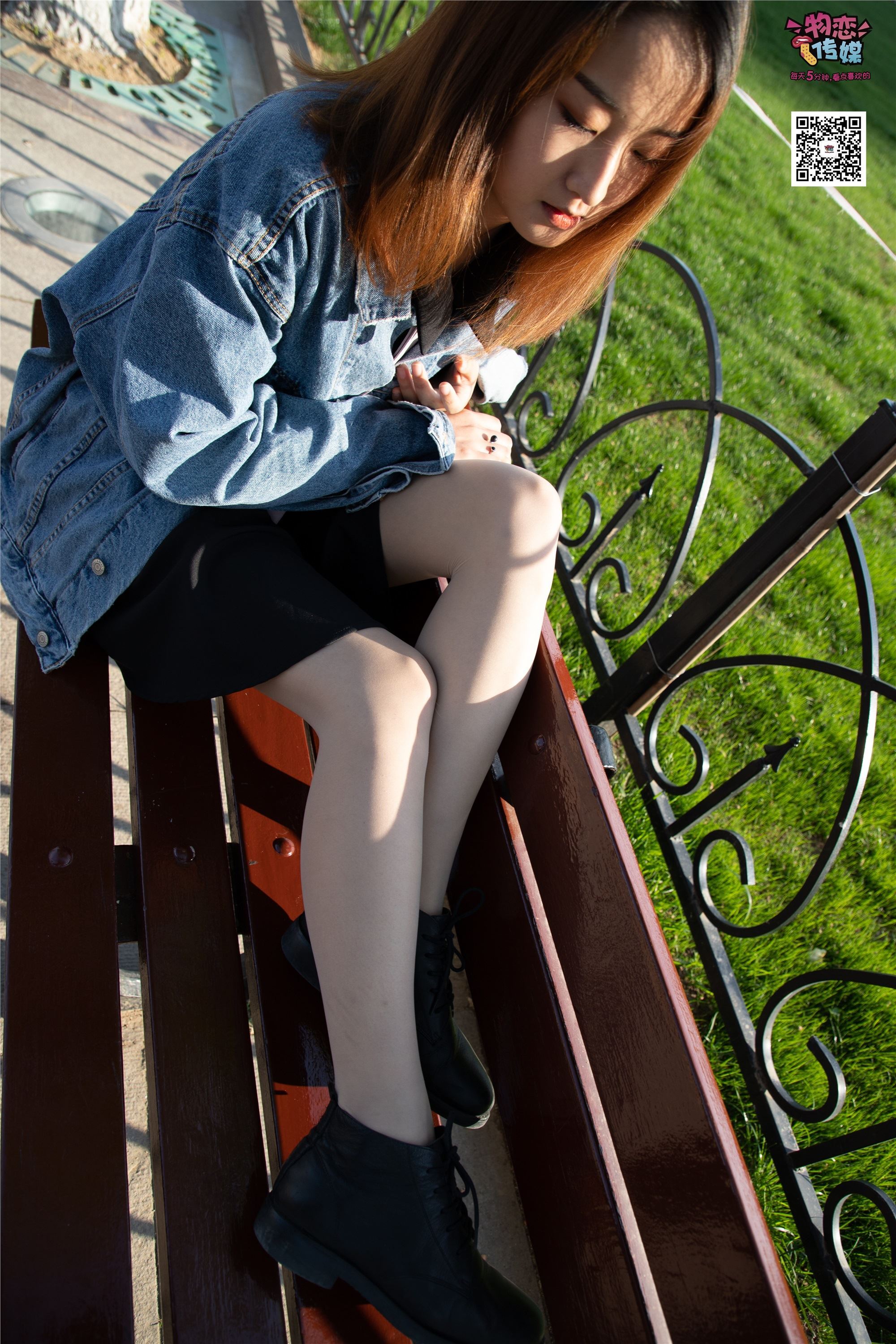 物恋传媒 No.018 清纯的小姐姐哦,透明肉丝加小皮鞋