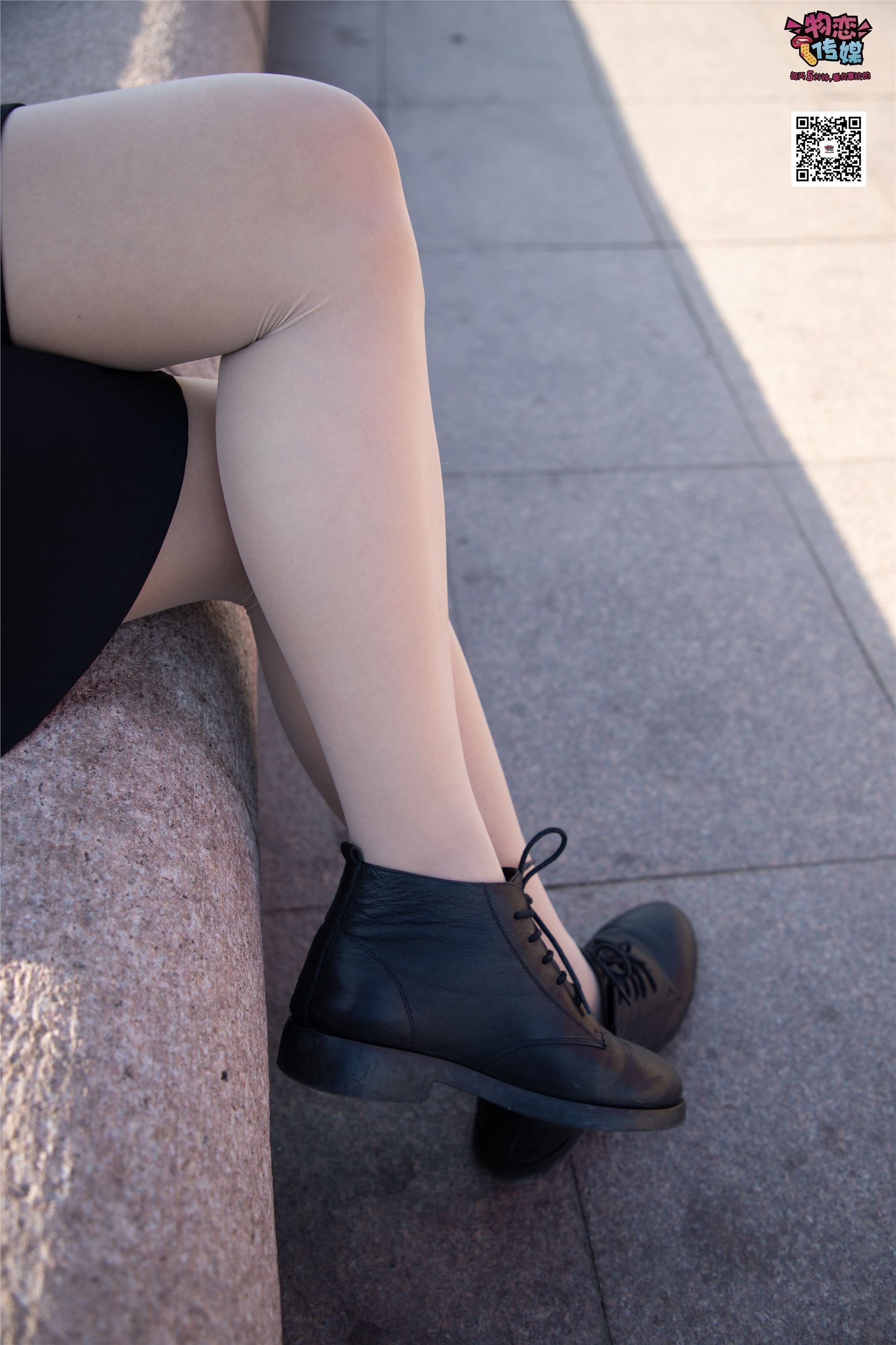 物恋传媒 No.018 清纯的小姐姐哦,透明肉丝加小皮鞋