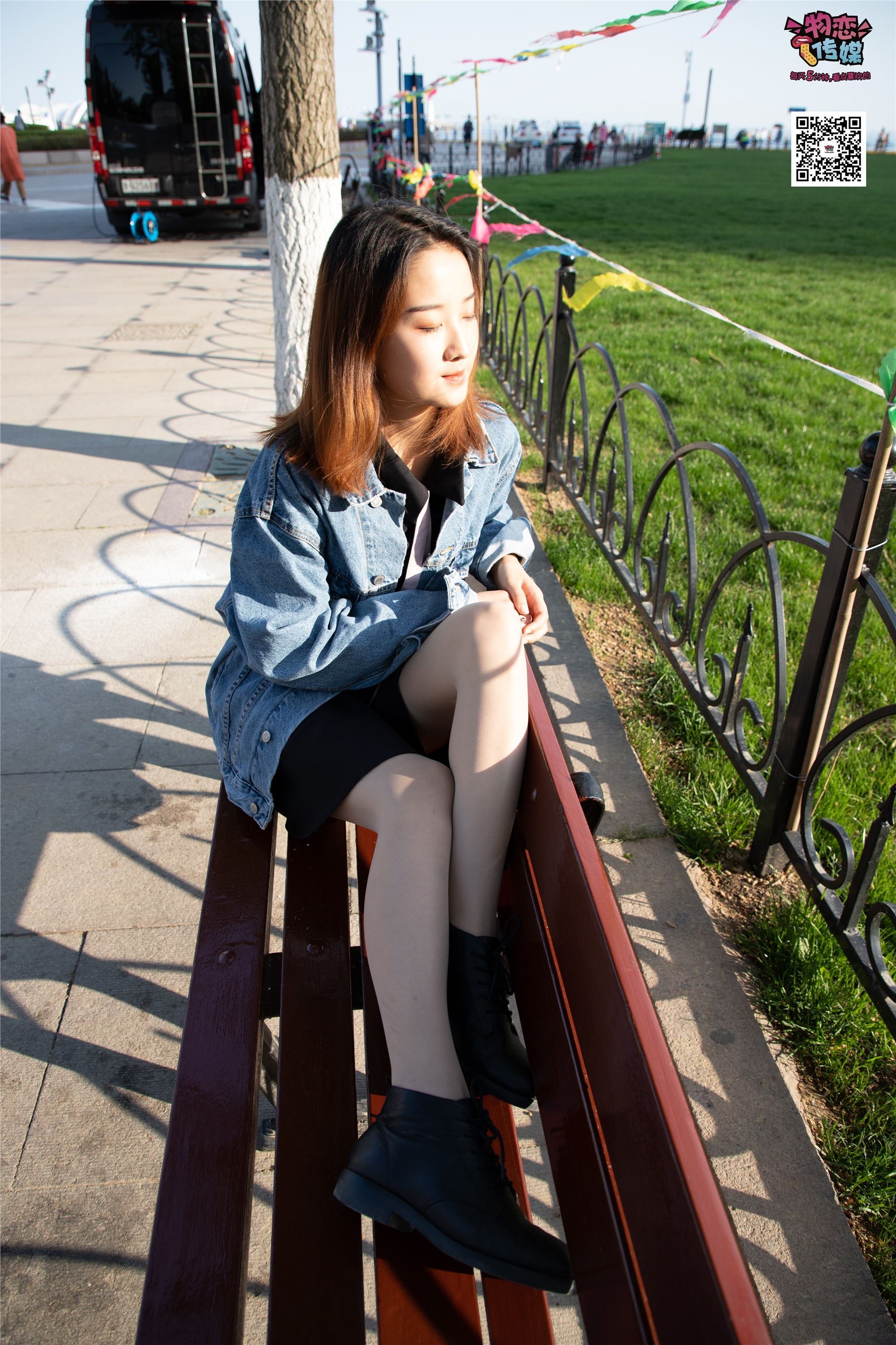 物恋传媒 No.018 清纯的小姐姐哦,透明肉丝加小皮鞋