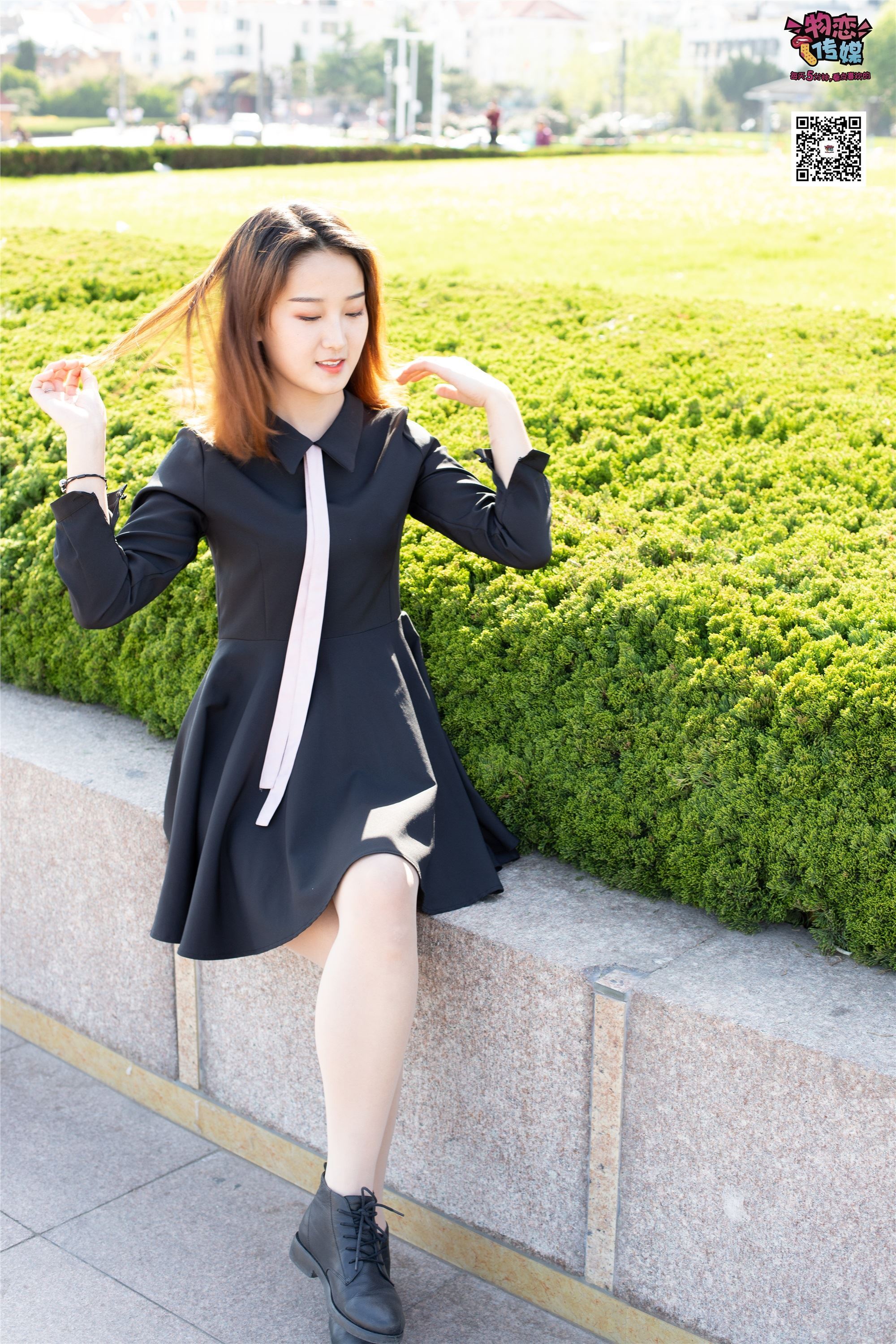 物恋传媒 No.018 清纯的小姐姐哦,透明肉丝加小皮鞋