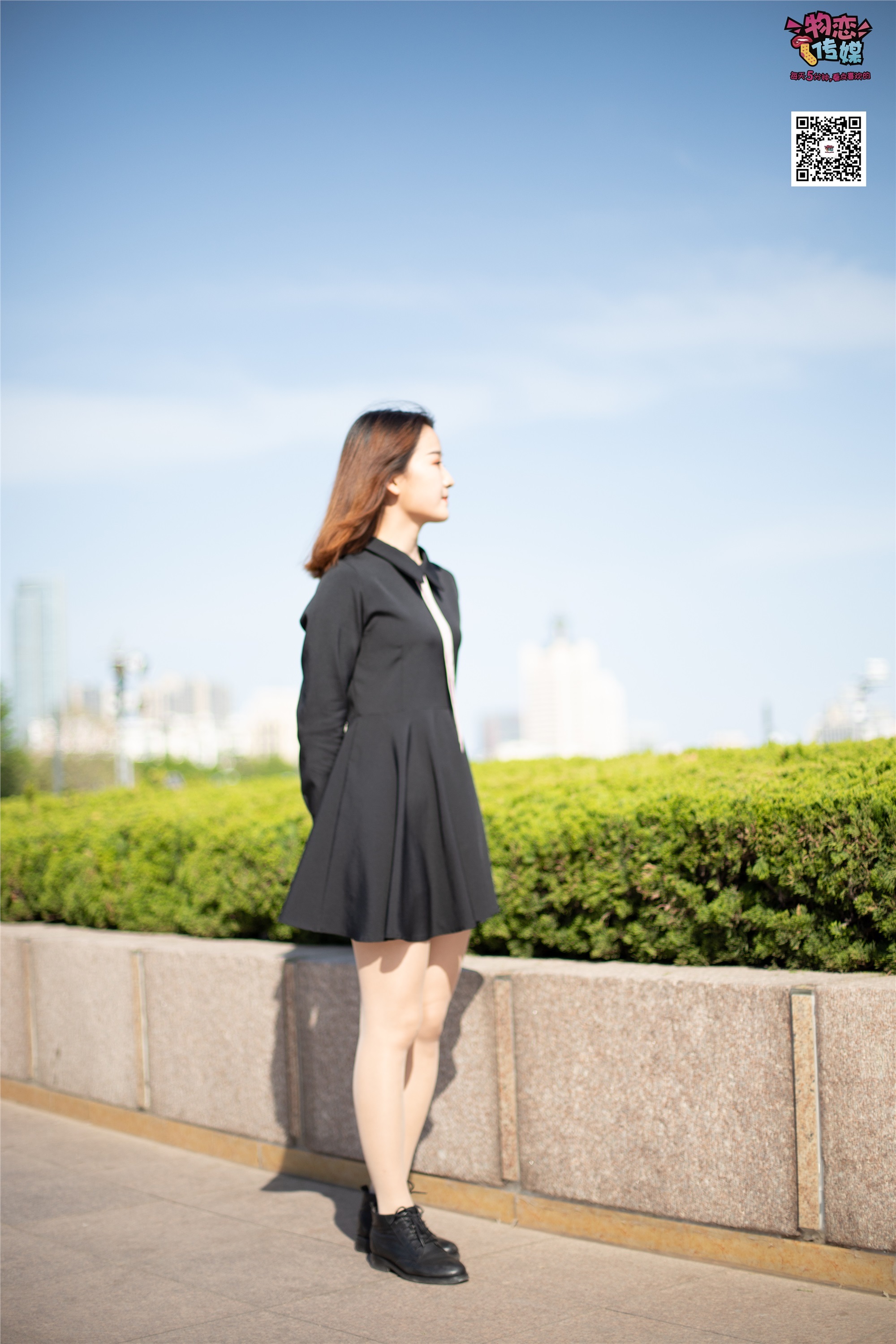 物恋传媒 No.018 清纯的小姐姐哦,透明肉丝加小皮鞋