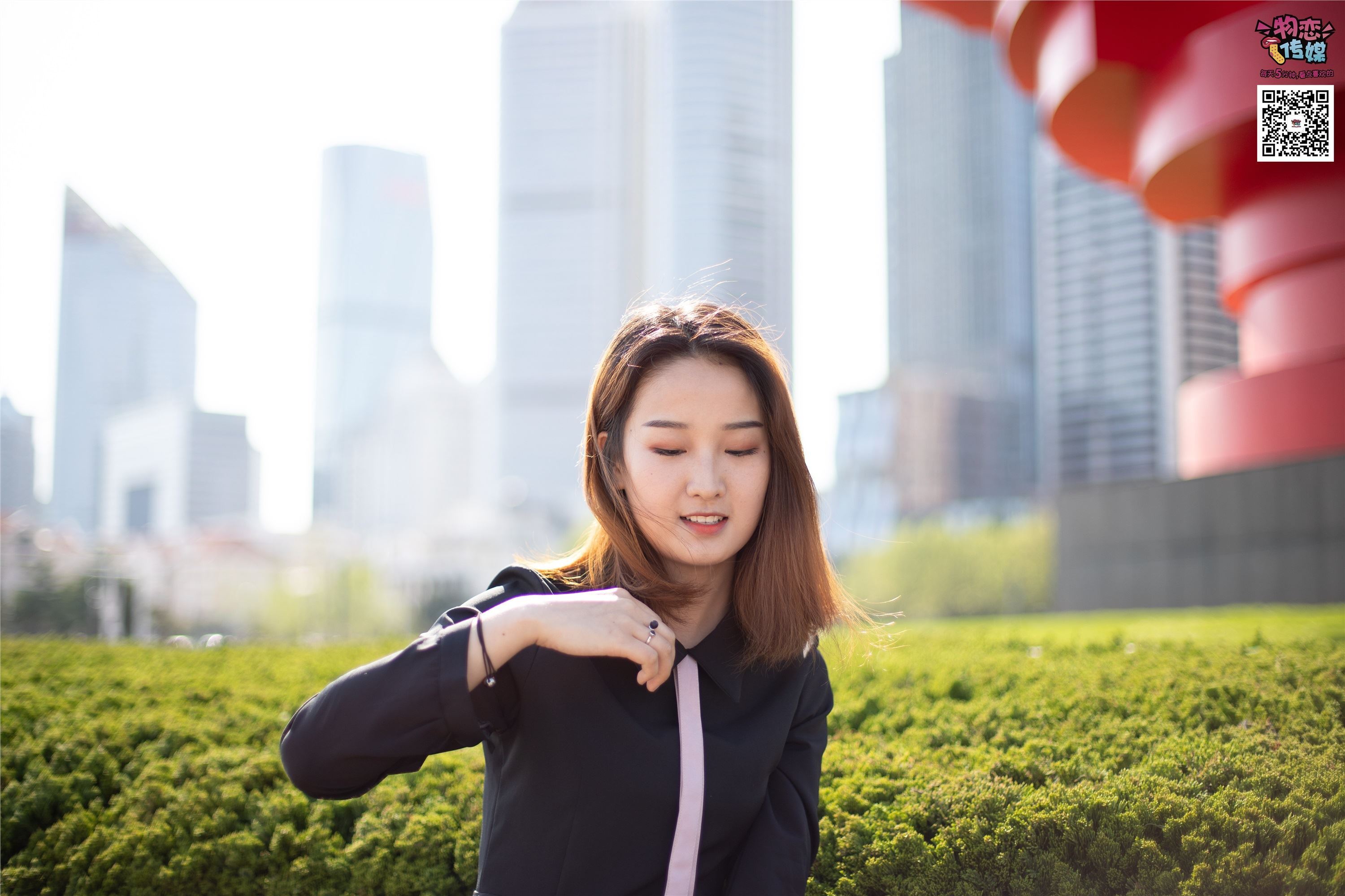 物恋传媒 No.018 清纯的小姐姐哦,透明肉丝加小皮鞋