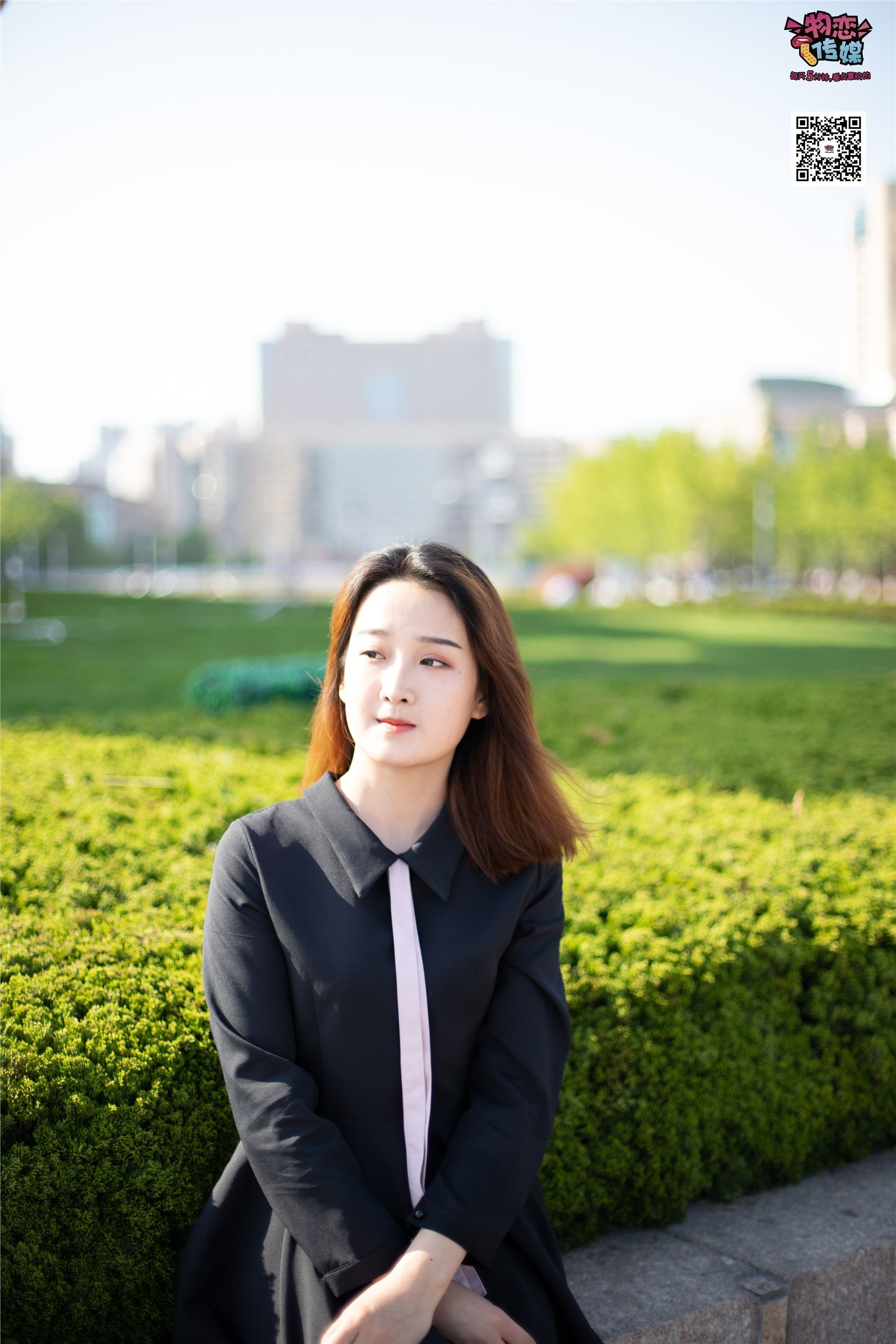 物恋传媒 No.018 清纯的小姐姐哦,透明肉丝加小皮鞋