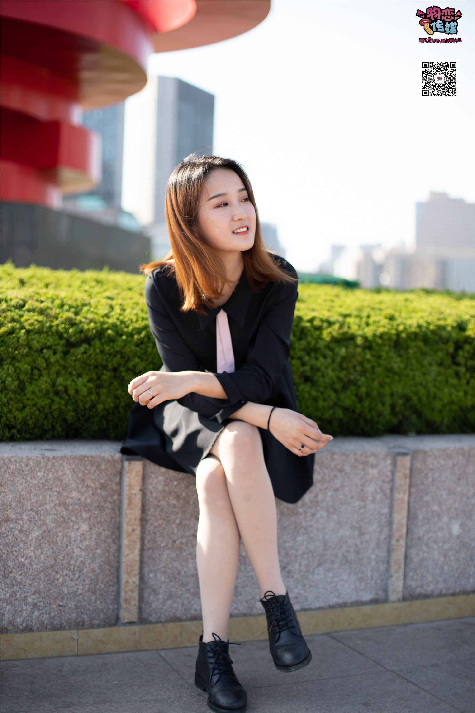 物恋传媒 No.018 清纯的小姐姐哦,透明肉丝加小皮鞋