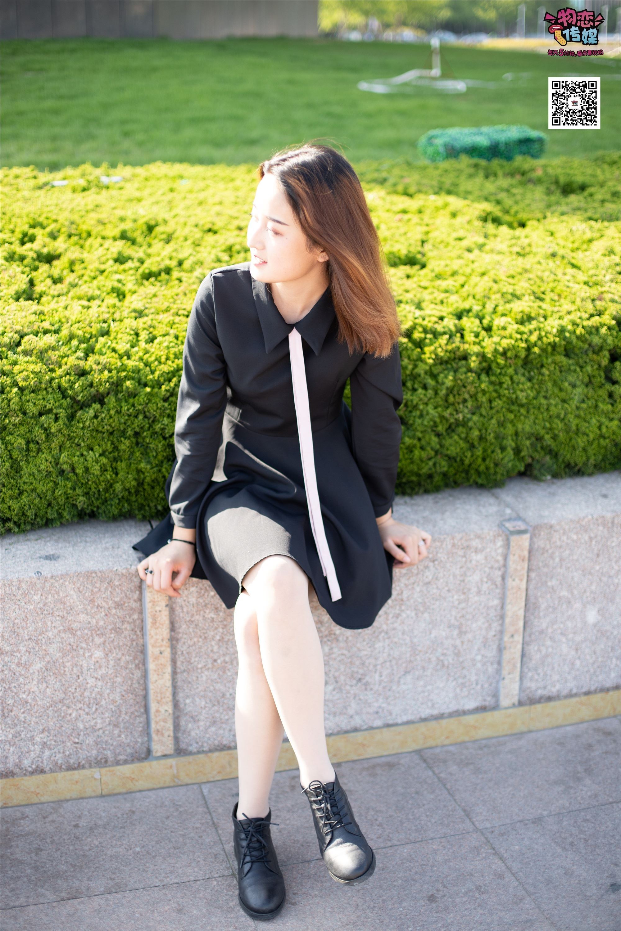 物恋传媒 No.018 清纯的小姐姐哦,透明肉丝加小皮鞋