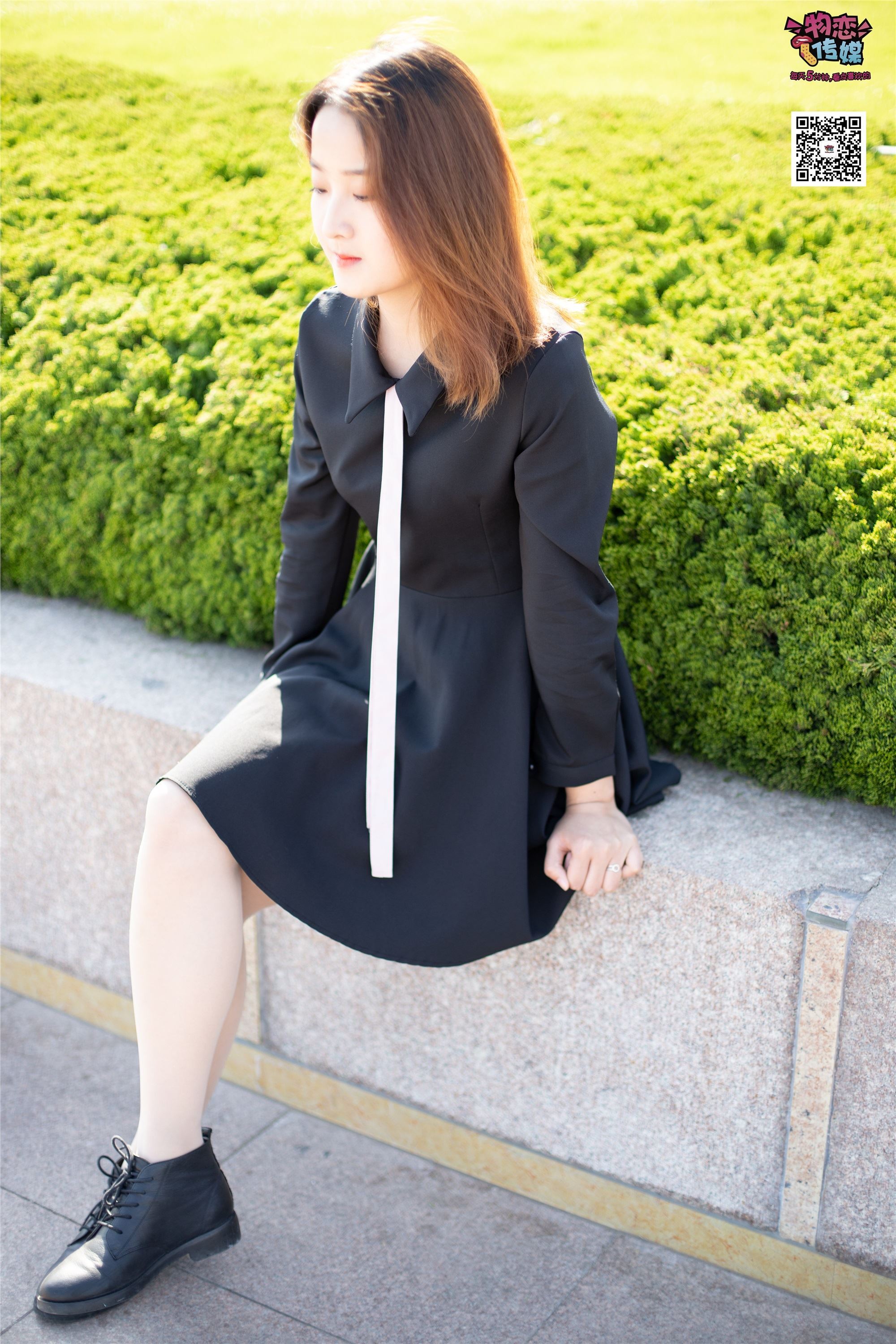 物恋传媒 No.018 清纯的小姐姐哦,透明肉丝加小皮鞋