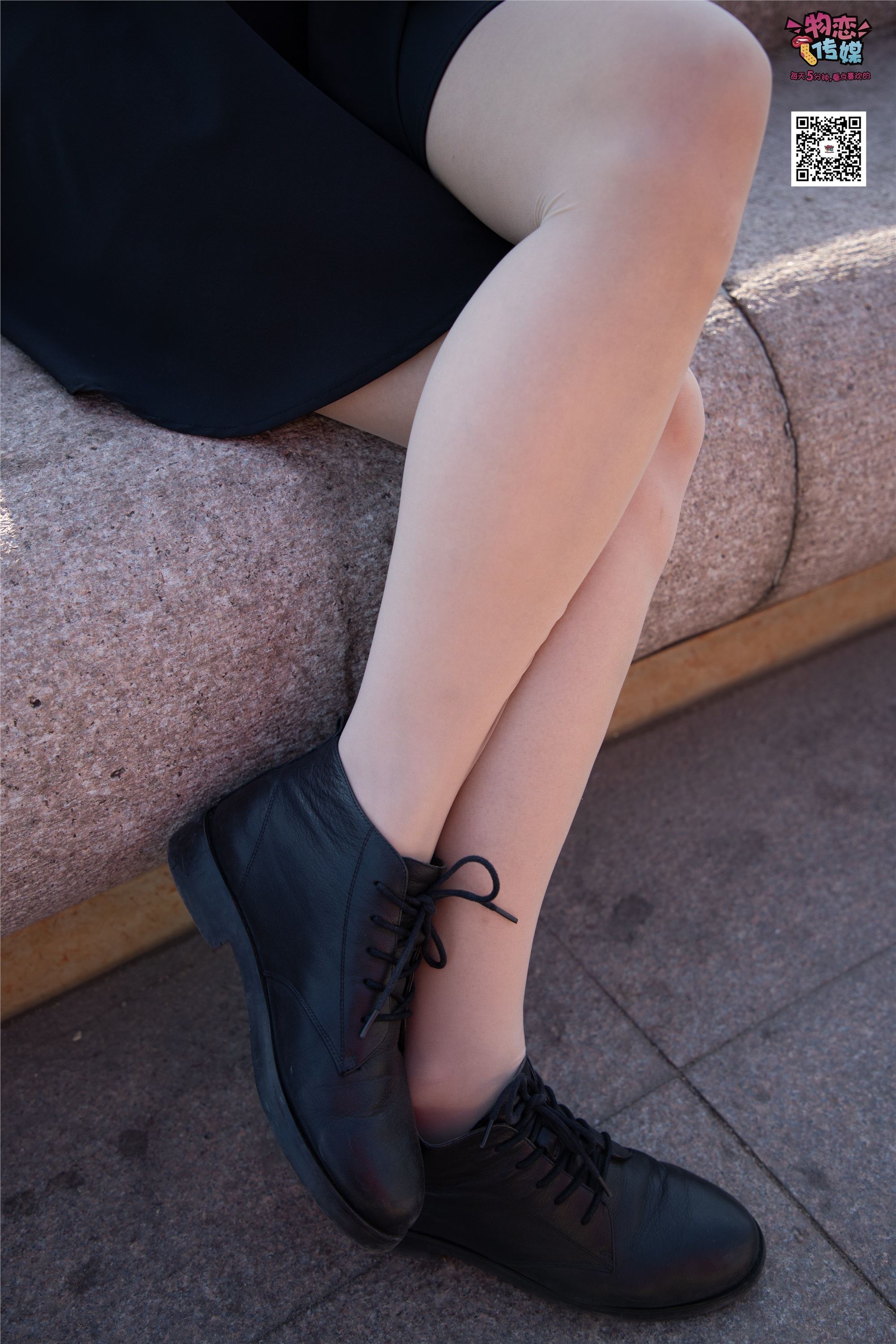 物恋传媒 No.018 清纯的小姐姐哦,透明肉丝加小皮鞋