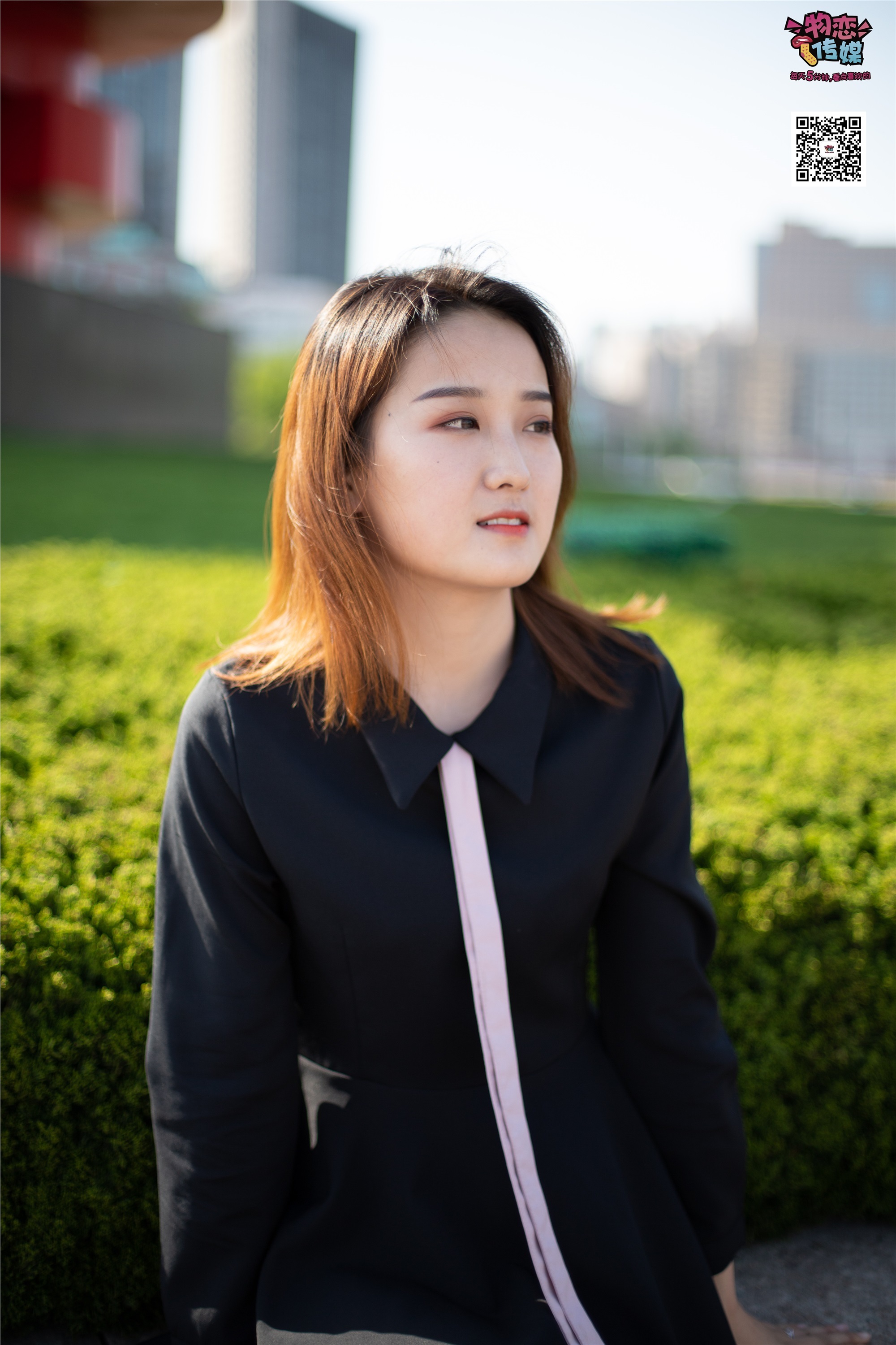 物恋传媒 No.018 清纯的小姐姐哦,透明肉丝加小皮鞋