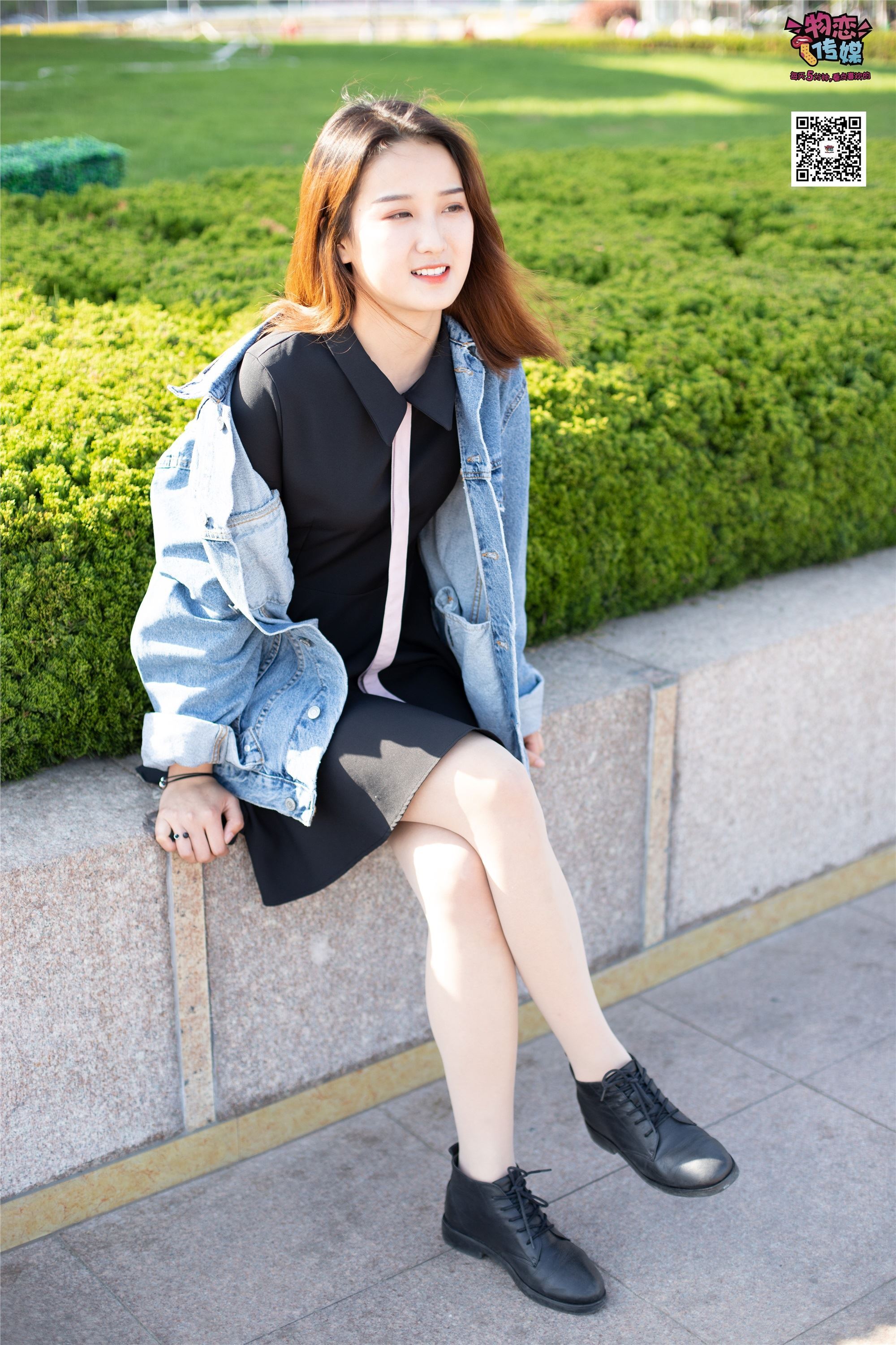 物恋传媒 No.018 清纯的小姐姐哦,透明肉丝加小皮鞋