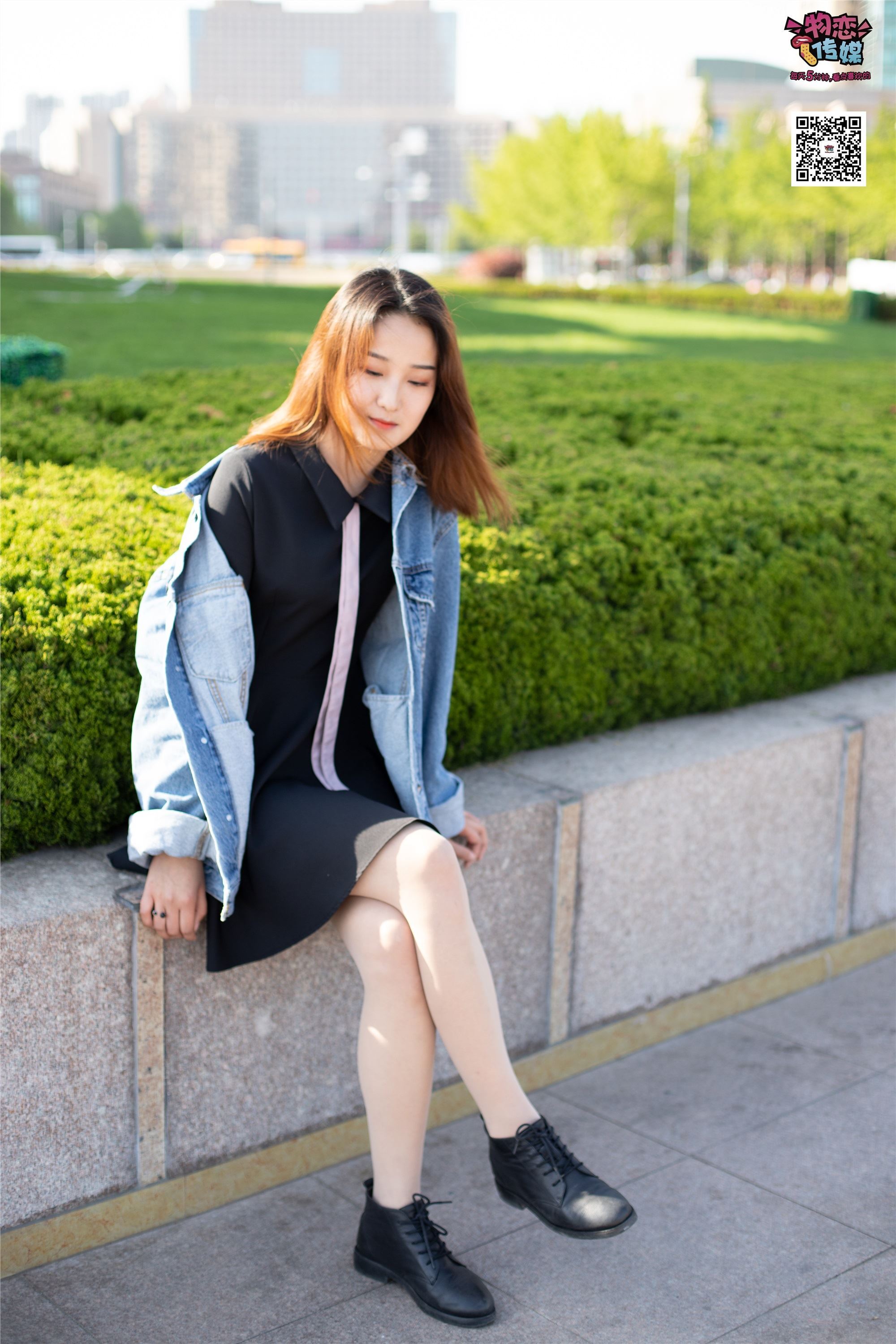 物恋传媒 No.018 清纯的小姐姐哦,透明肉丝加小皮鞋