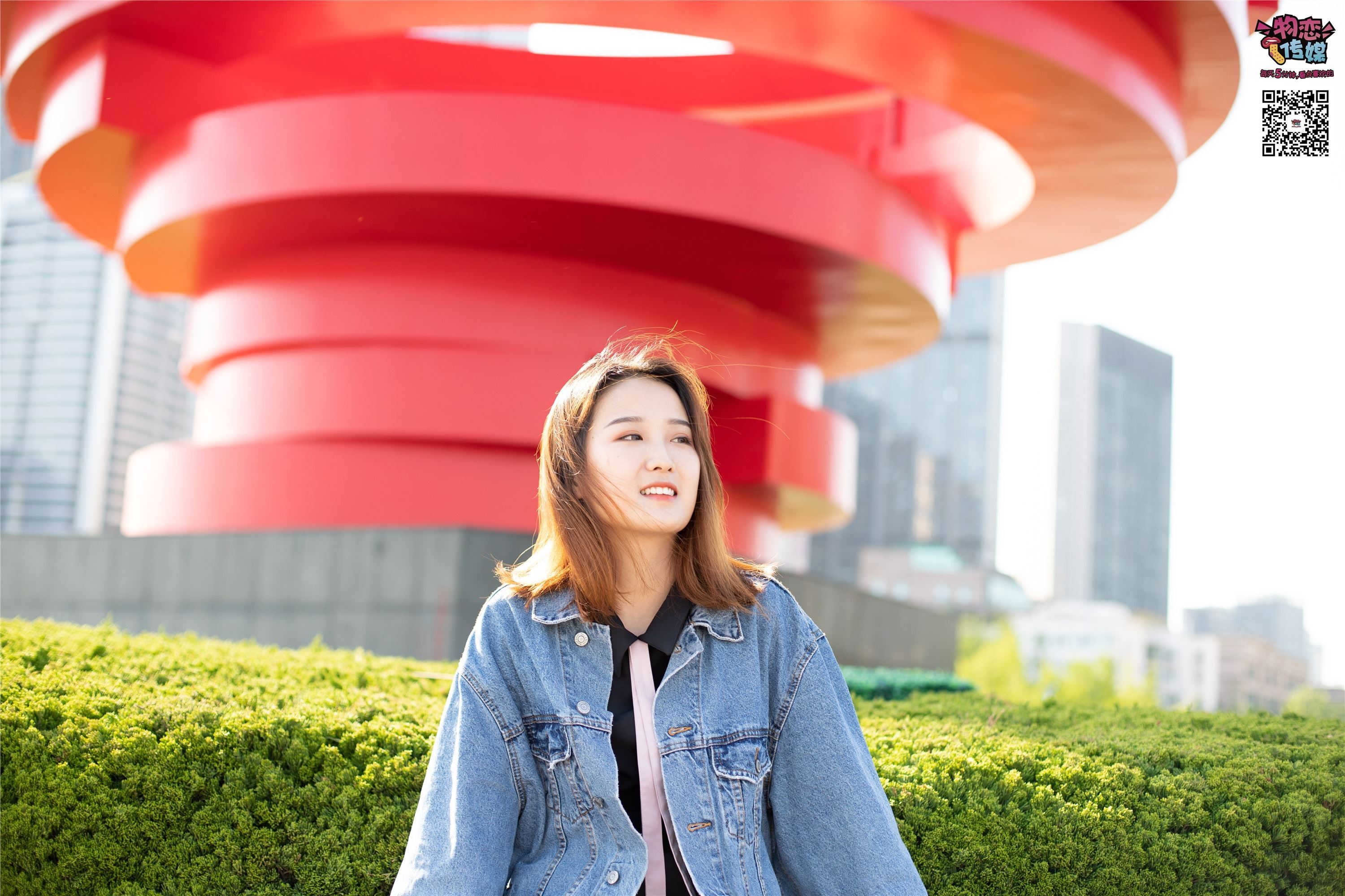 物恋传媒 No.018 清纯的小姐姐哦,透明肉丝加小皮鞋