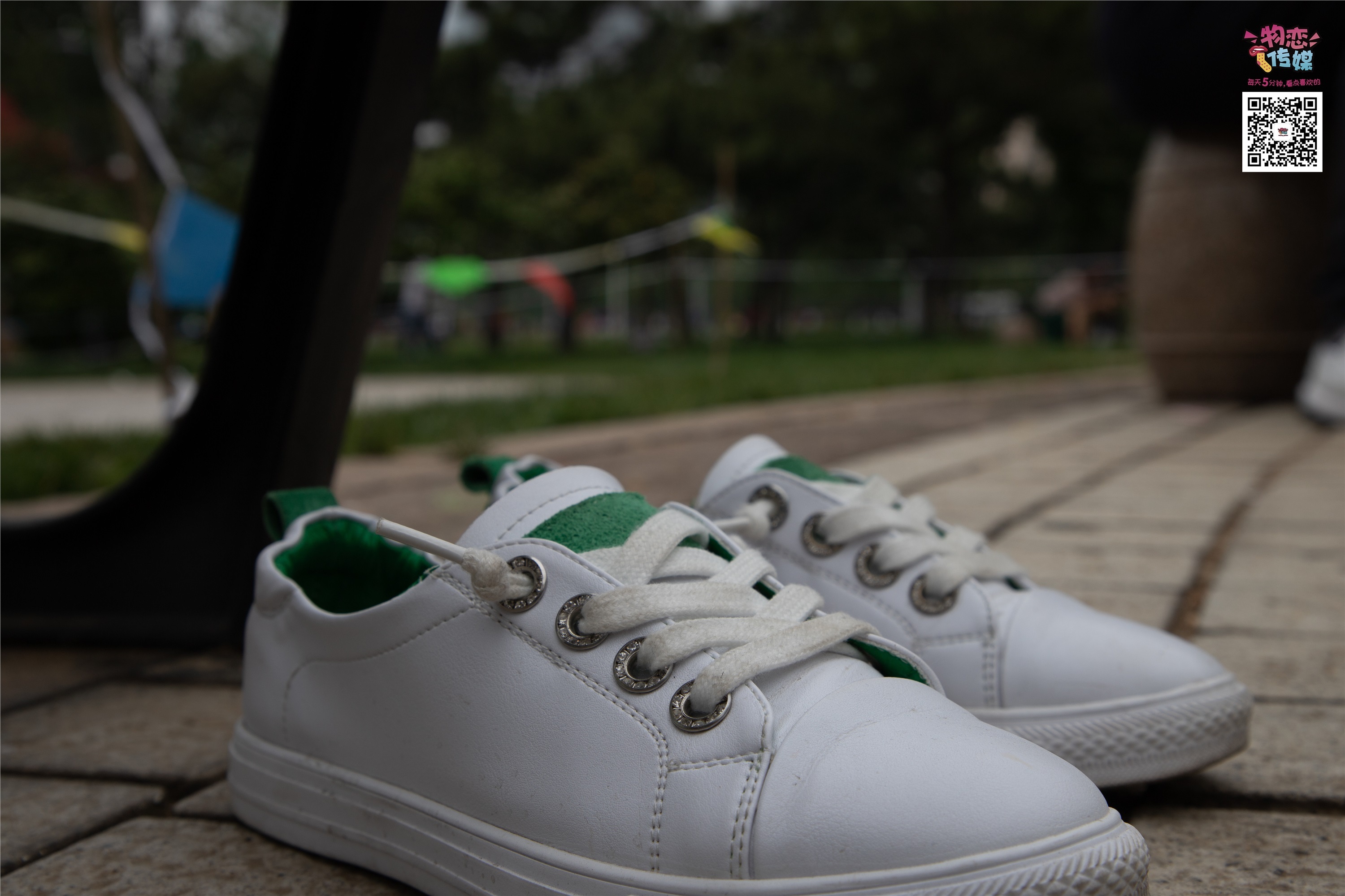 物恋传媒 No.019 地道的青岛小姐姐哦,白色板鞋搭配白色船袜