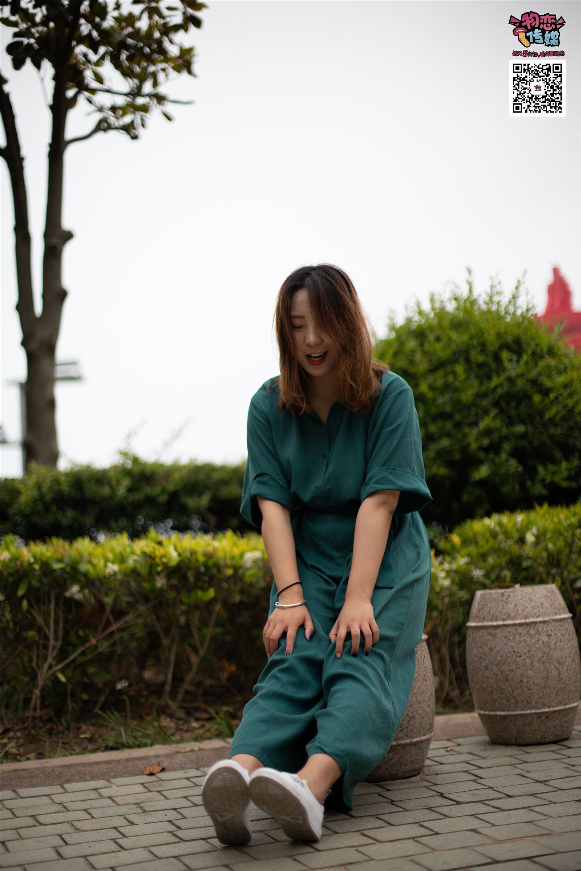 物恋传媒 No.019 地道的青岛小姐姐哦,白色板鞋搭配白色船袜