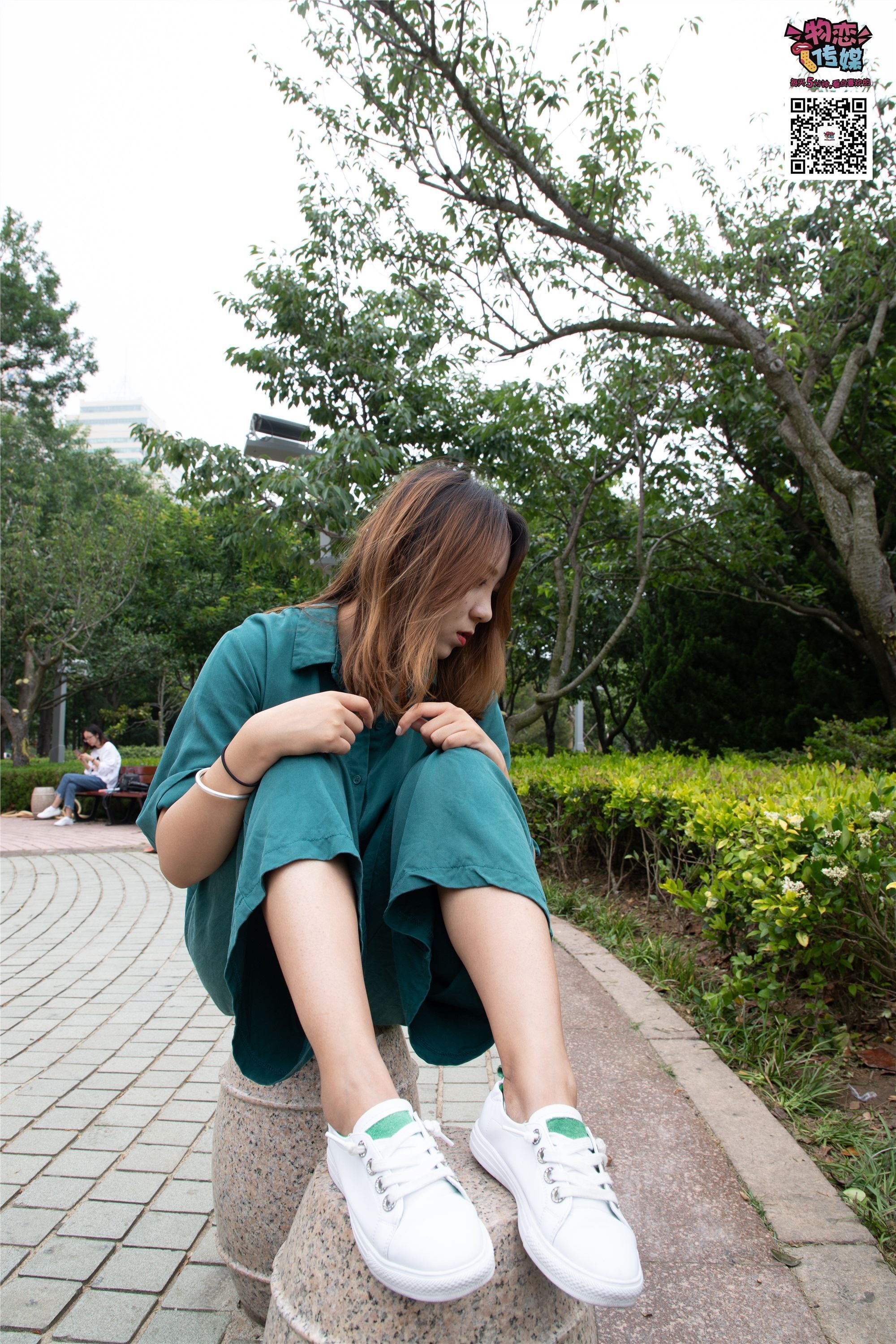 物恋传媒 No.019 地道的青岛小姐姐哦,白色板鞋搭配白色船袜