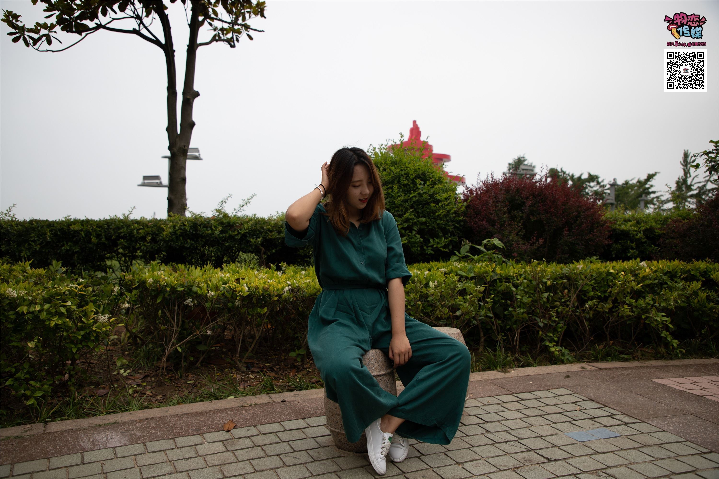 物恋传媒 No.019 地道的青岛小姐姐哦,白色板鞋搭配白色船袜