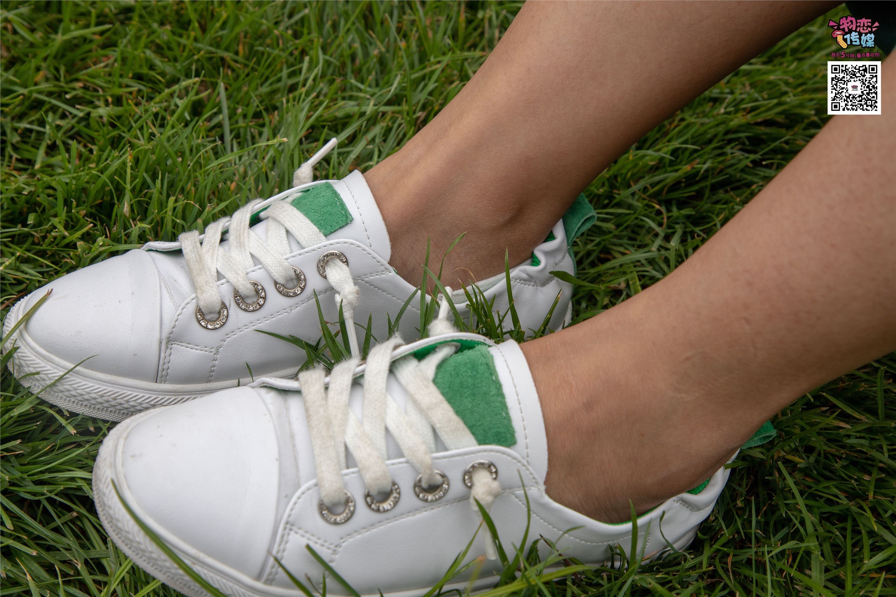 物恋传媒 No.019 地道的青岛小姐姐哦,白色板鞋搭配白色船袜