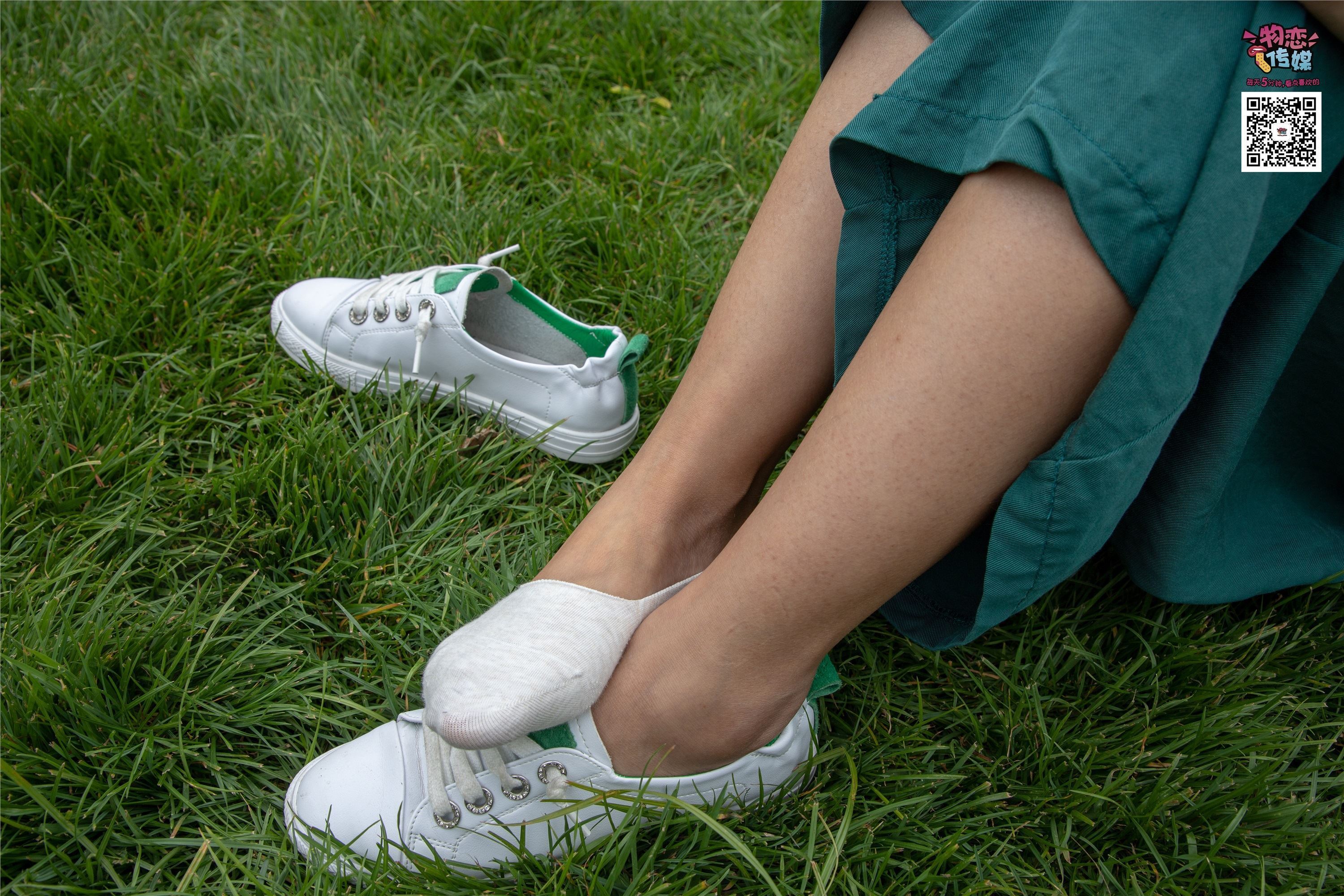 物恋传媒 No.019 地道的青岛小姐姐哦,白色板鞋搭配白色船袜