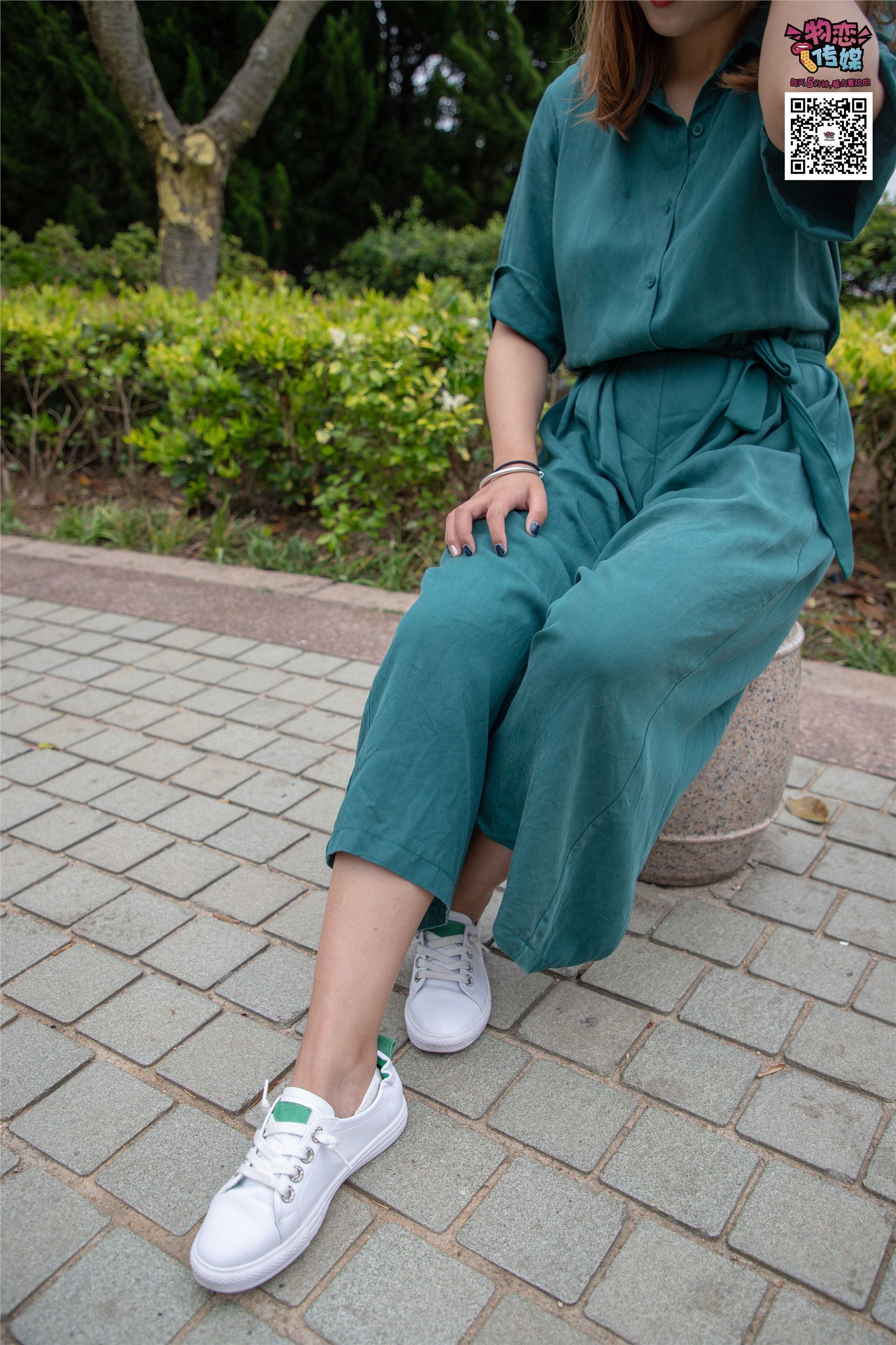 物恋传媒 No.019 地道的青岛小姐姐哦,白色板鞋搭配白色船袜