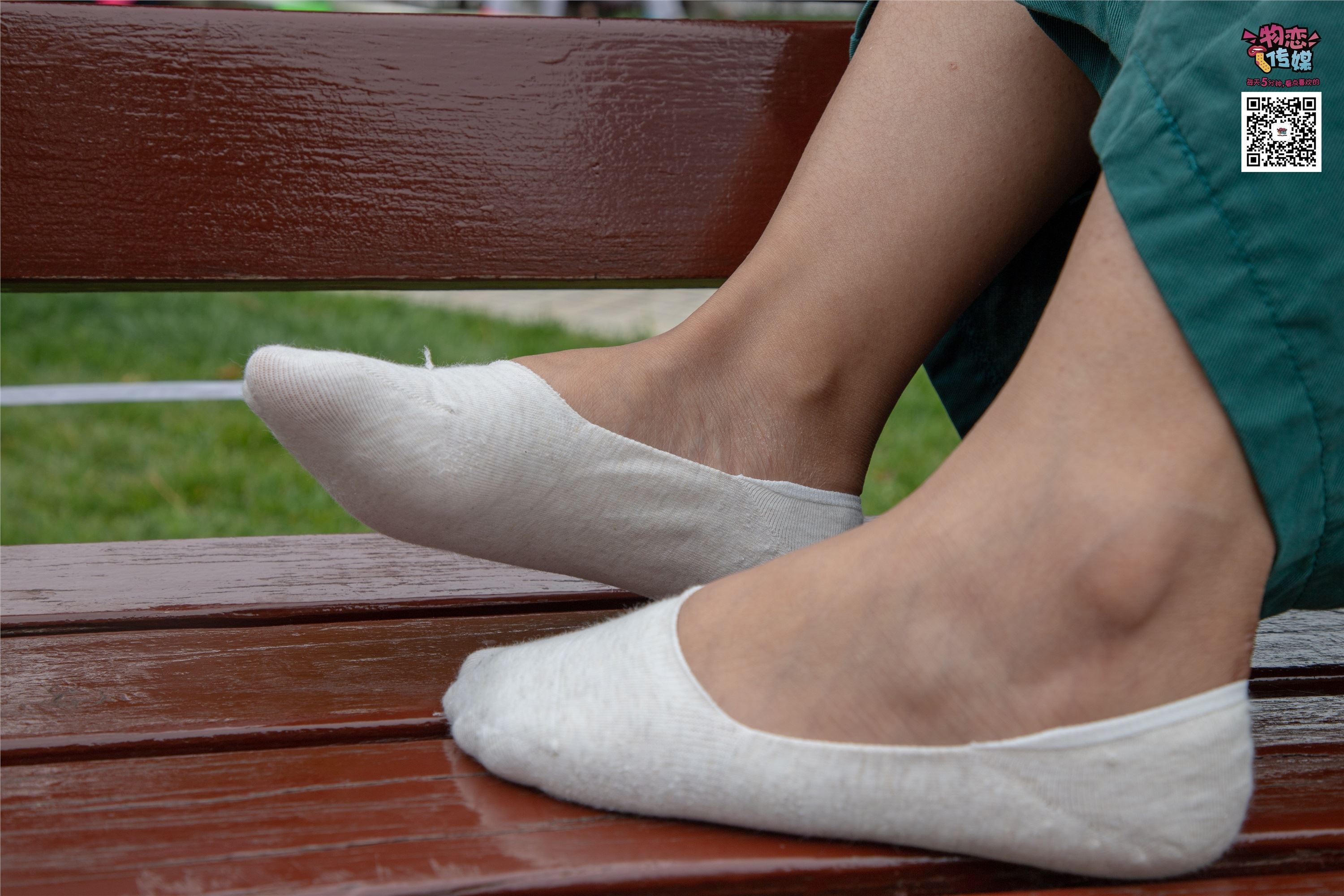 物恋传媒 No.019 地道的青岛小姐姐哦,白色板鞋搭配白色船袜