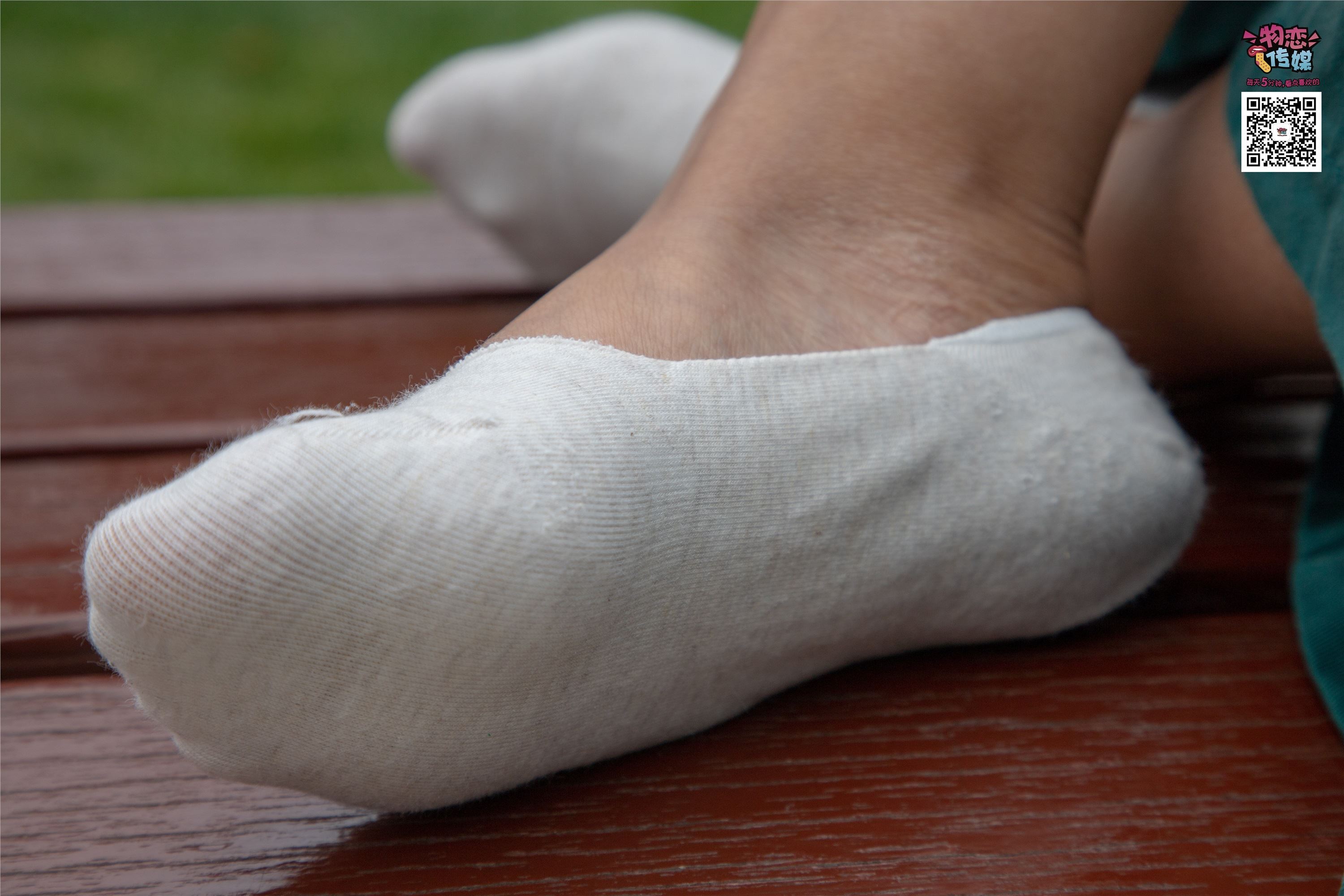 物恋传媒 No.019 地道的青岛小姐姐哦,白色板鞋搭配白色船袜