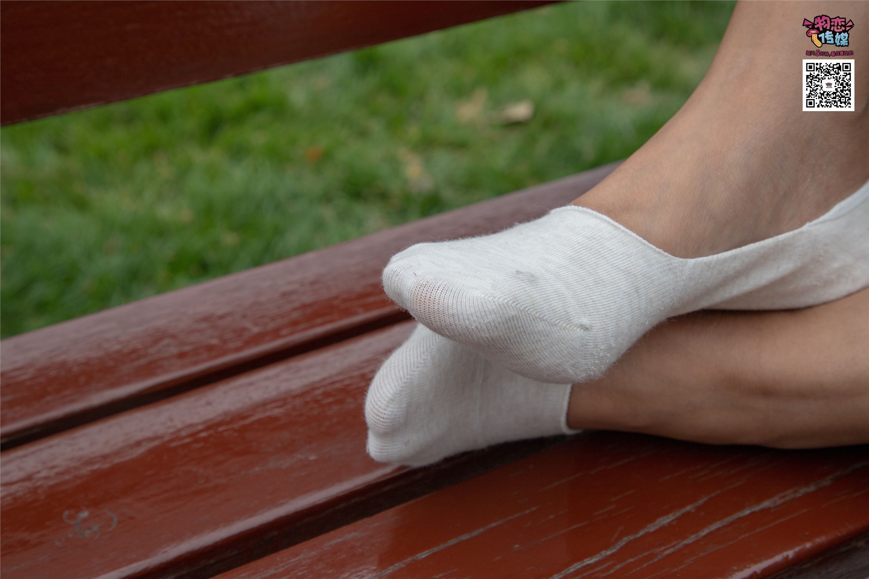 物恋传媒 No.019 地道的青岛小姐姐哦,白色板鞋搭配白色船袜